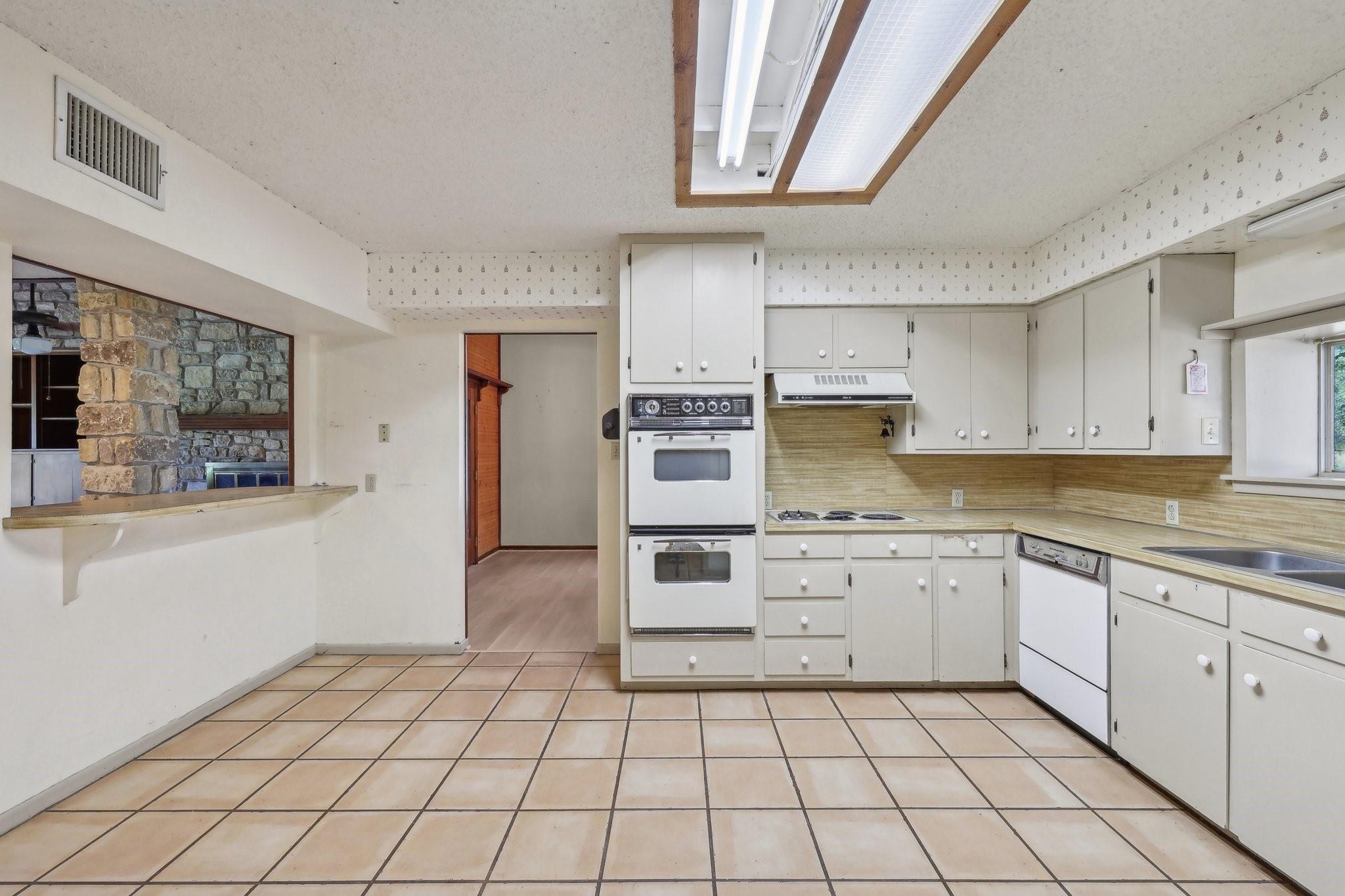 2715 Crider Rd, Marble Falls, TX 78654