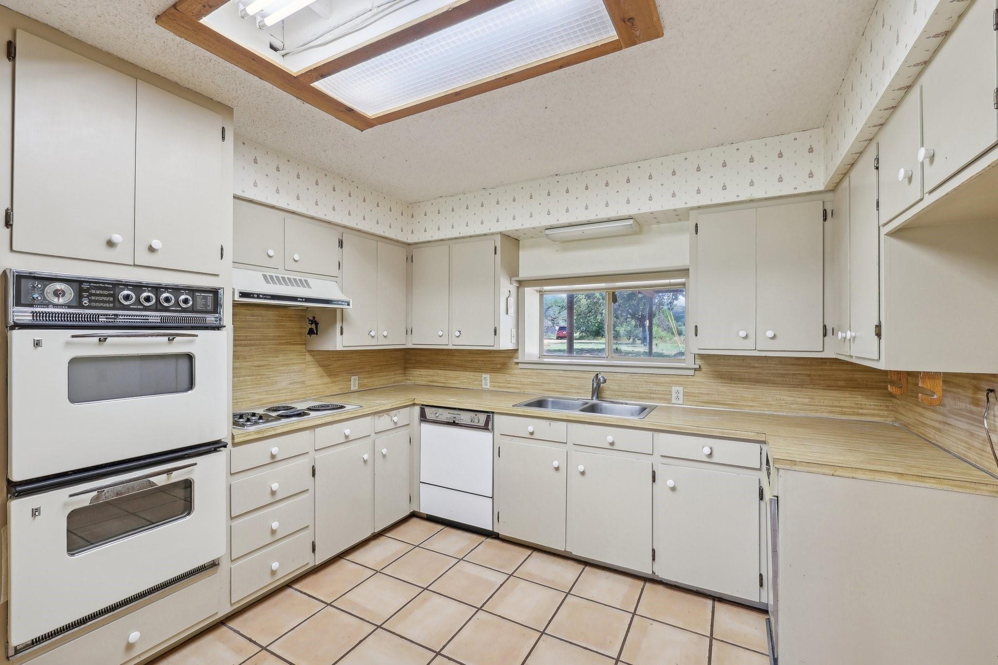 2715 Crider Rd, Marble Falls, TX 78654