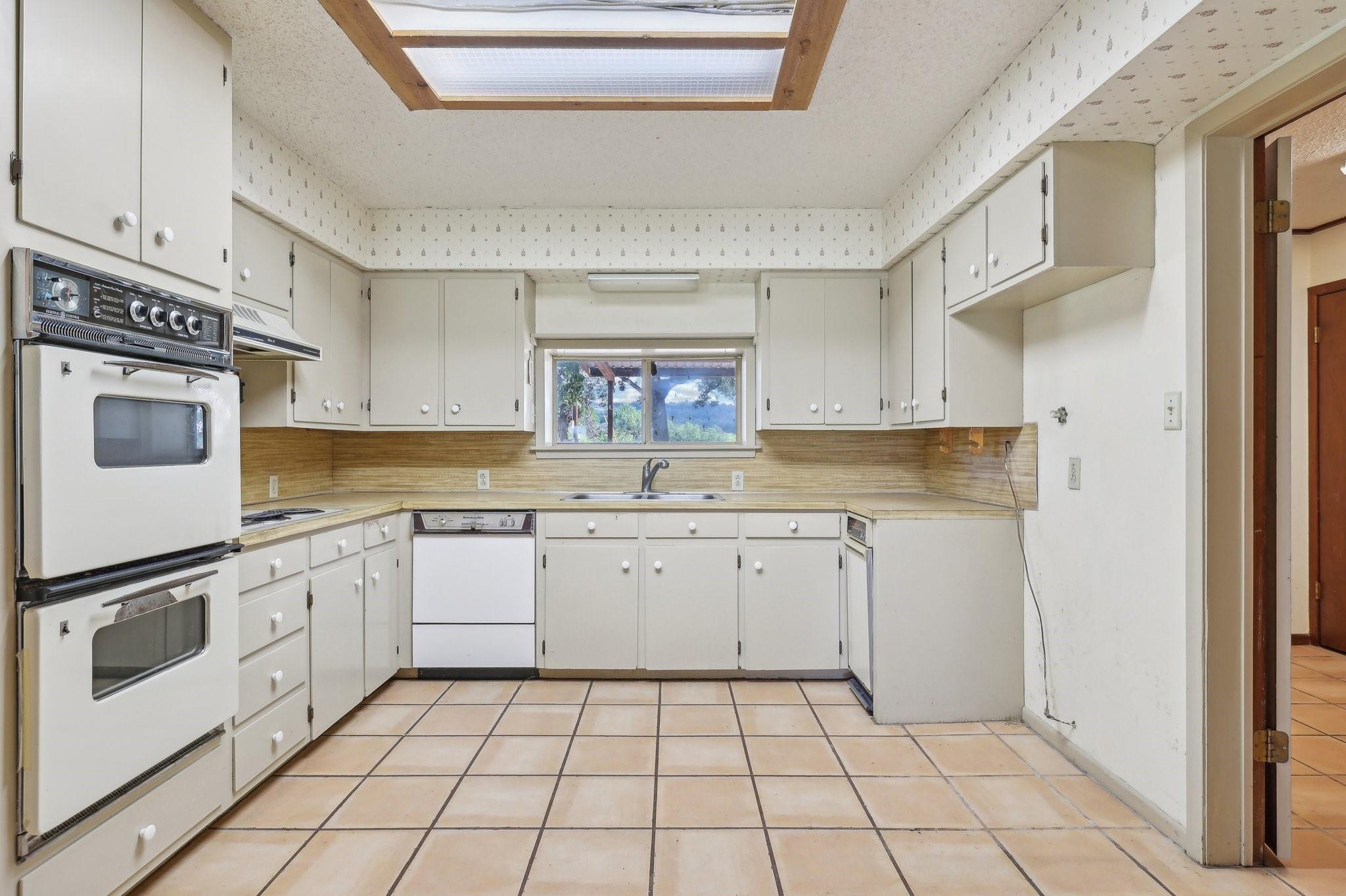 2715 Crider Rd, Marble Falls, TX 78654