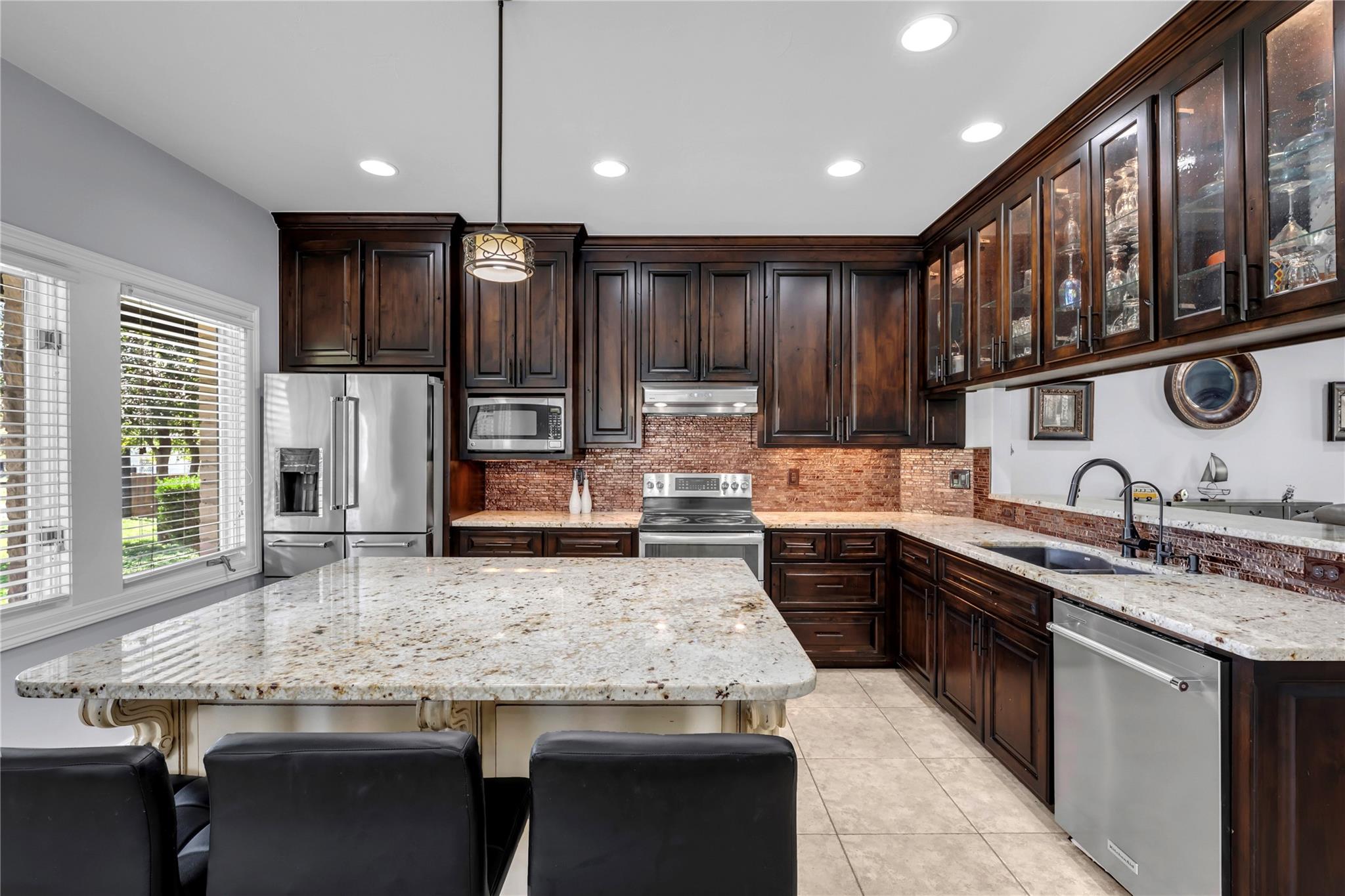 1303 Prarie Creek Dr, Granite Shoals, TX 78654