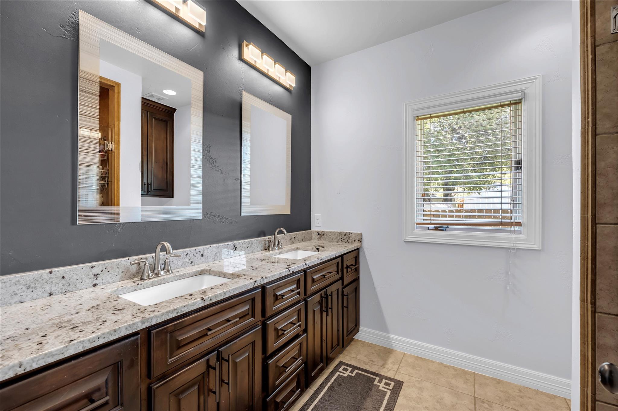 1303 Prarie Creek Dr, Granite Shoals, TX 78654
