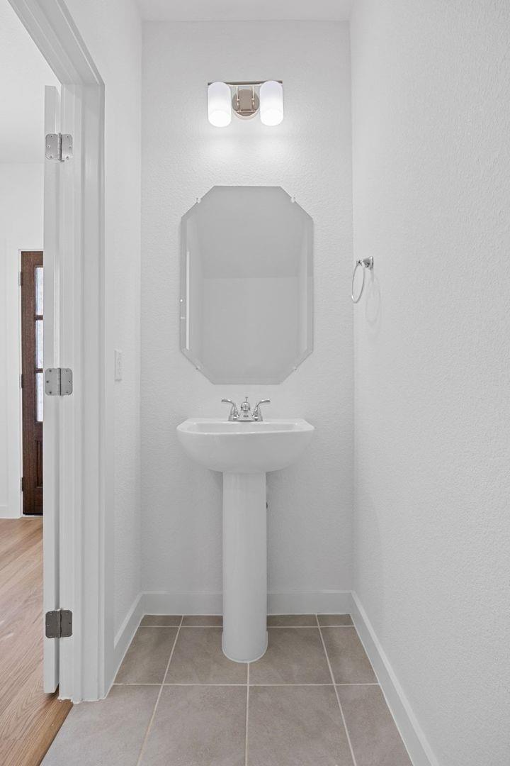 8006 Shining Flor Run, Lago Vista, TX 78645