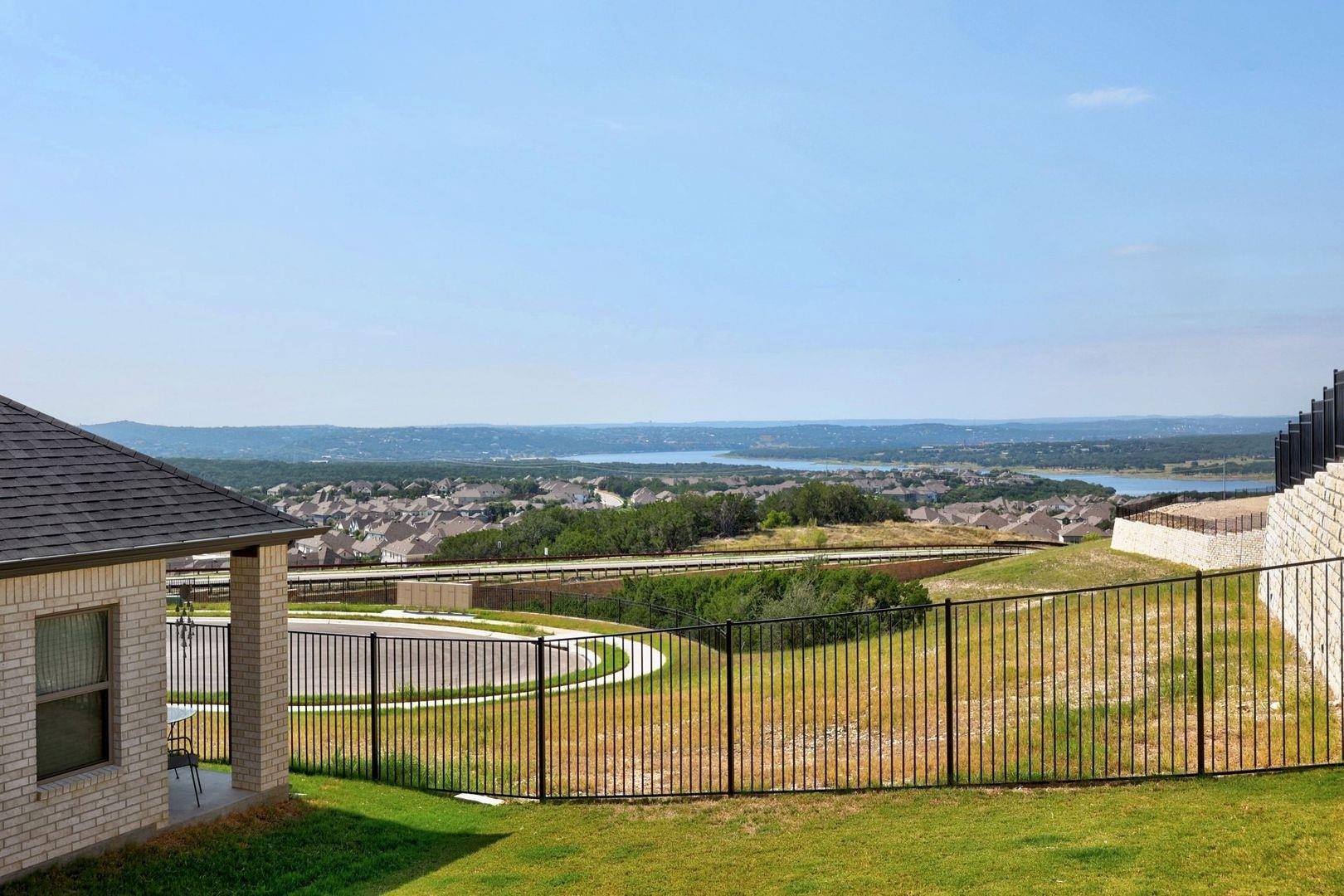 8006 Shining Flor Run, Lago Vista, TX 78645