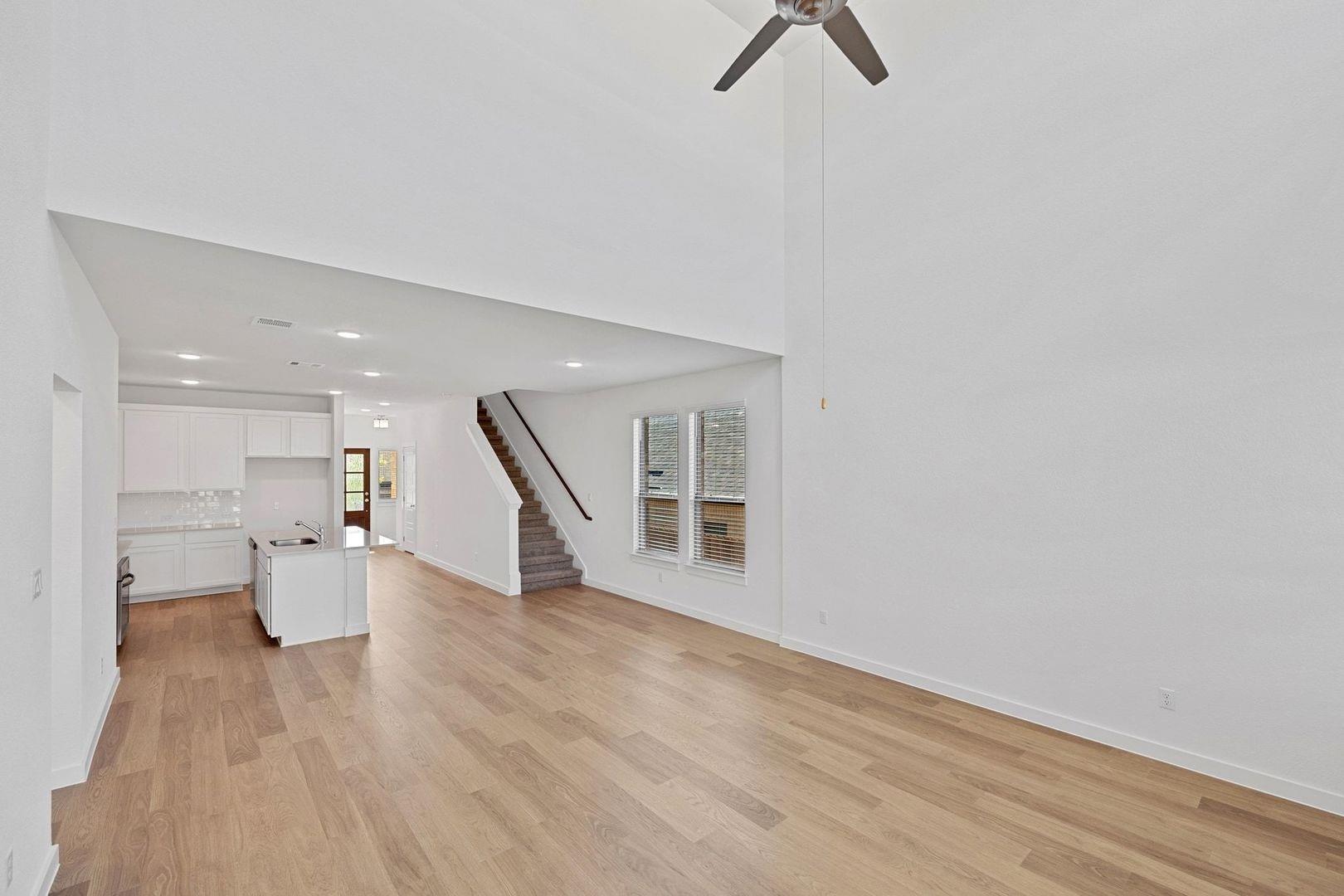 8006 Shining Flor Run, Lago Vista, TX 78645