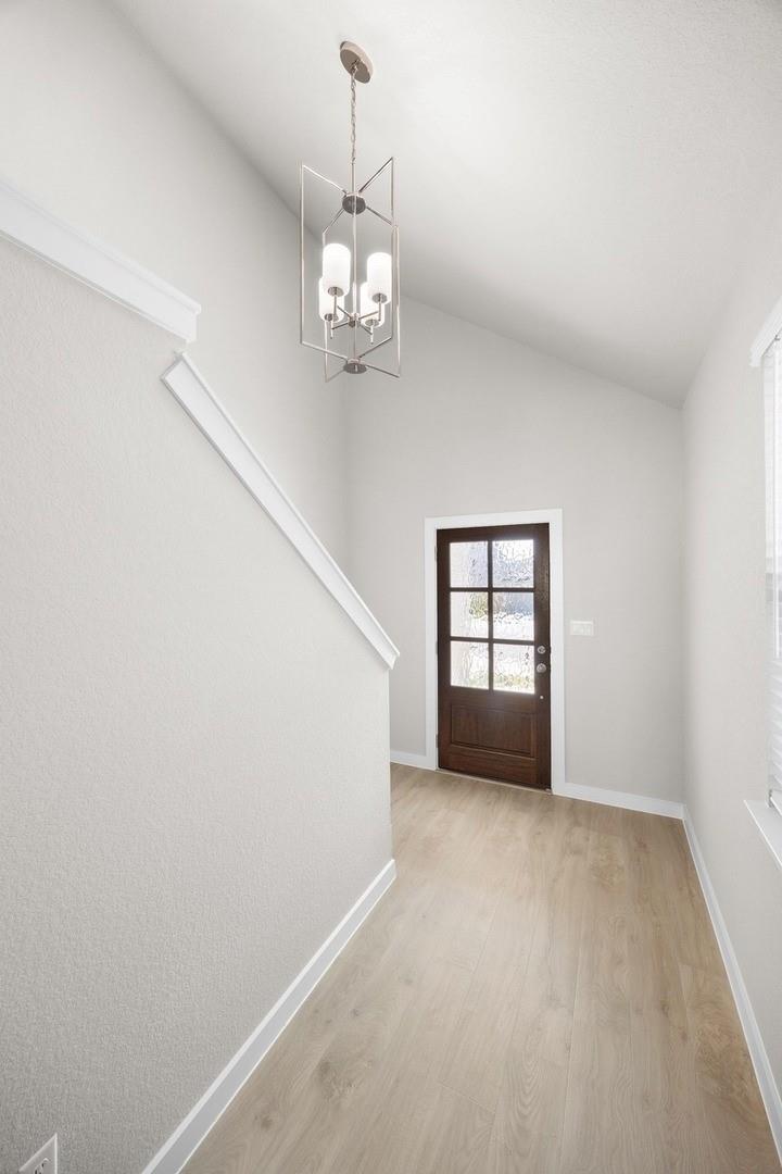 8010 Shining Flor Run, Lago Vista, TX 78645