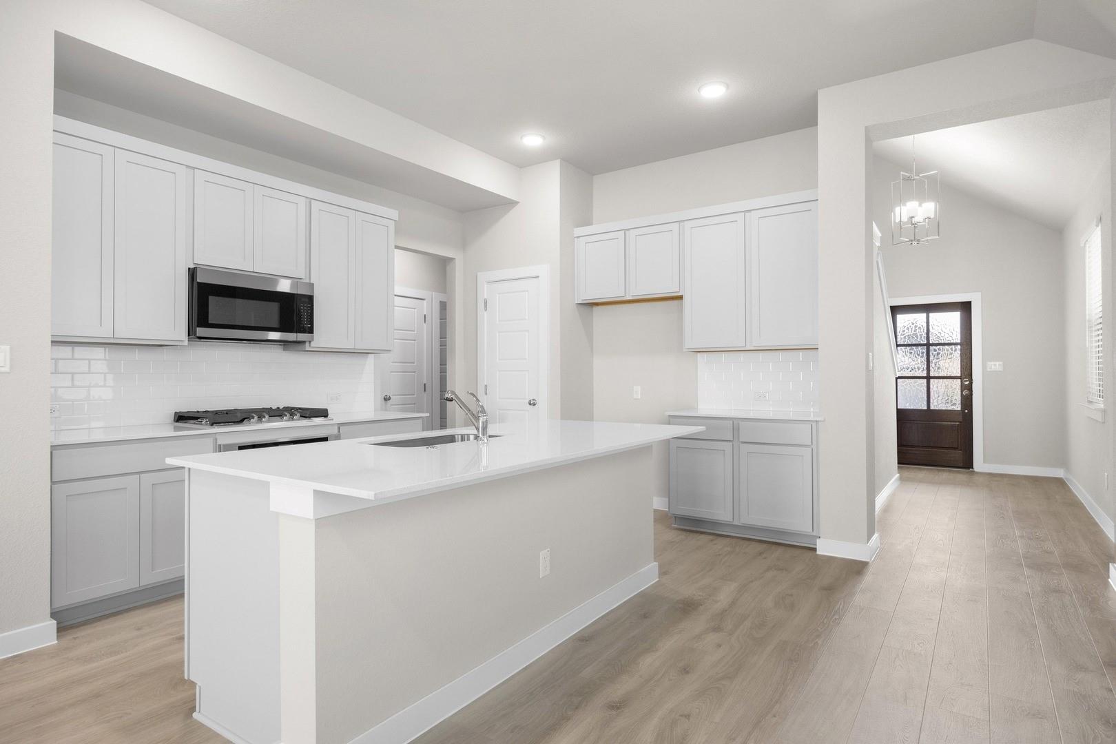 8010 Shining Flor Run, Lago Vista, TX 78645