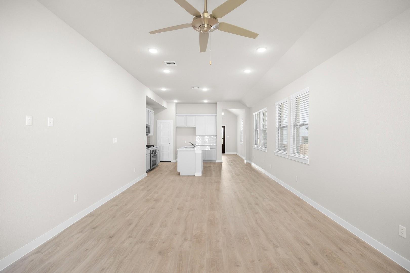 8010 Shining Flor Run, Lago Vista, TX 78645