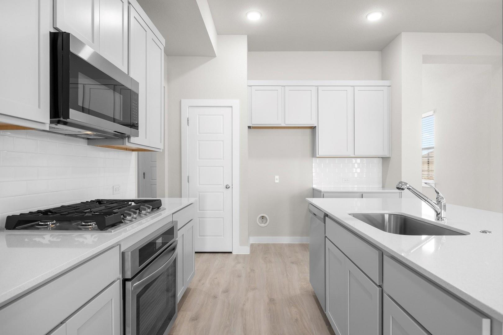 8010 Shining Flor Run, Lago Vista, TX 78645