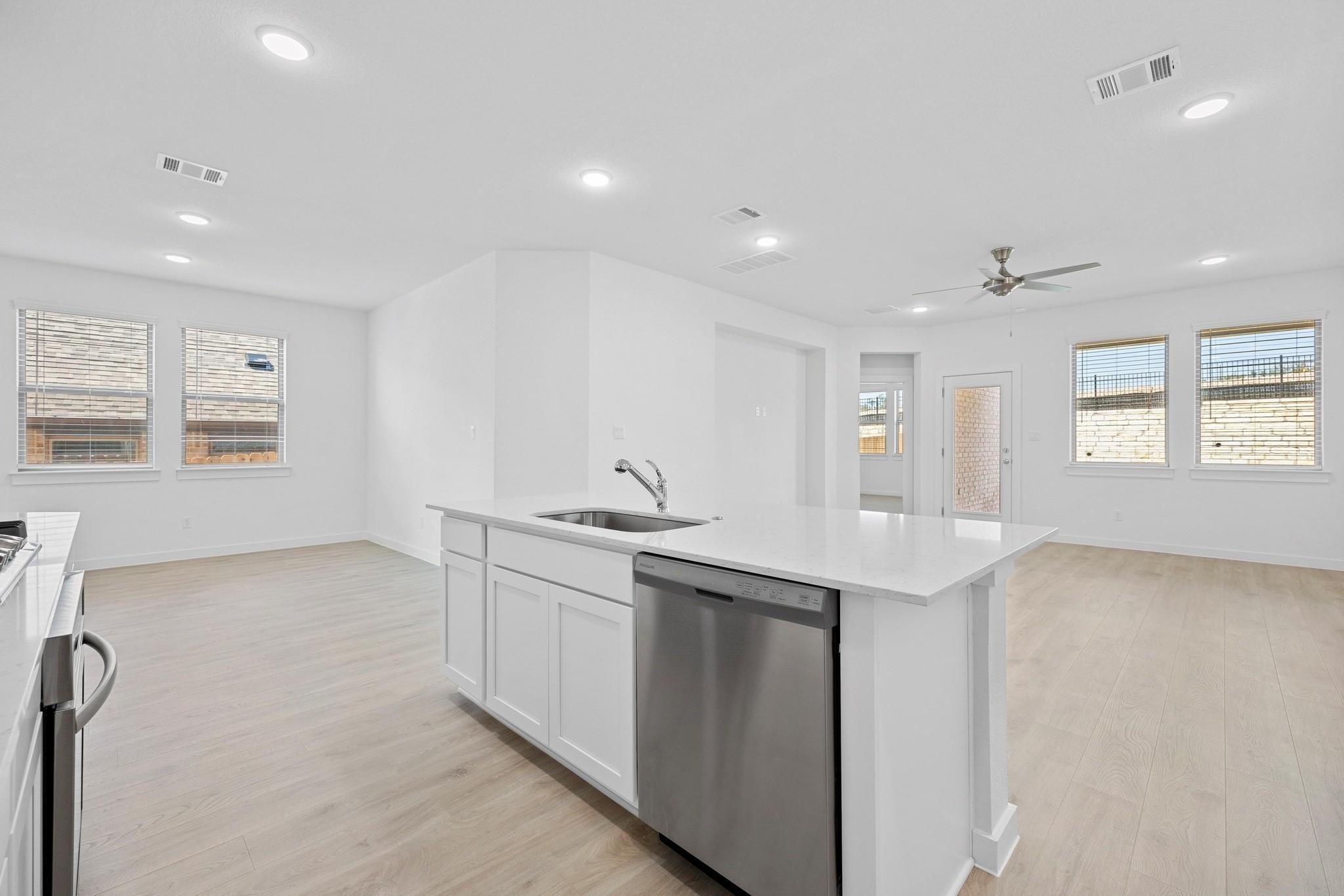 8014 Shining Flor Run, Lago Vista, TX 78645