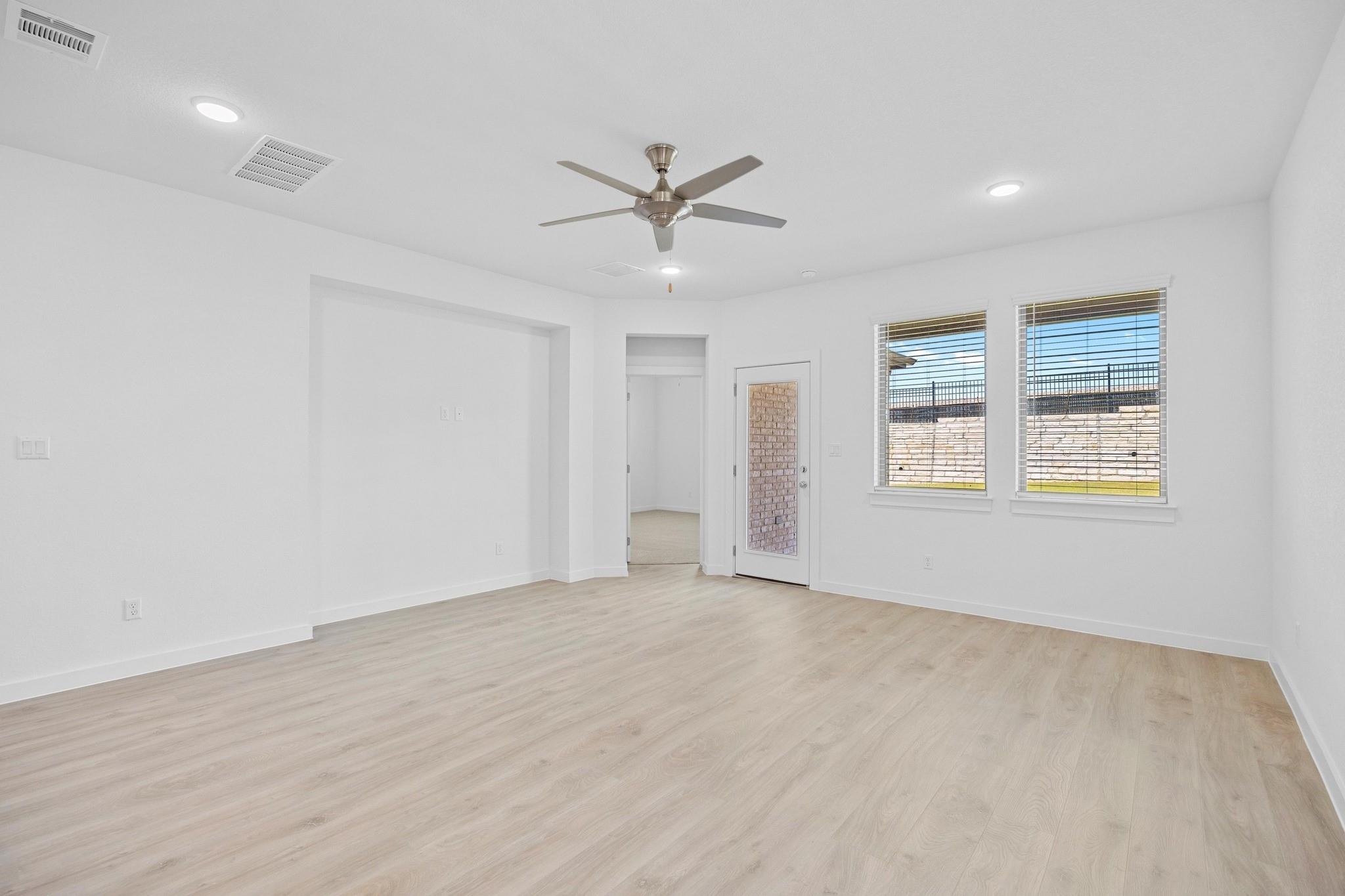 8014 Shining Flor Run, Lago Vista, TX 78645