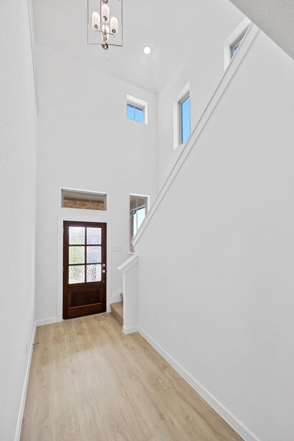 8014 Shining Flor Run, Lago Vista, TX 78645