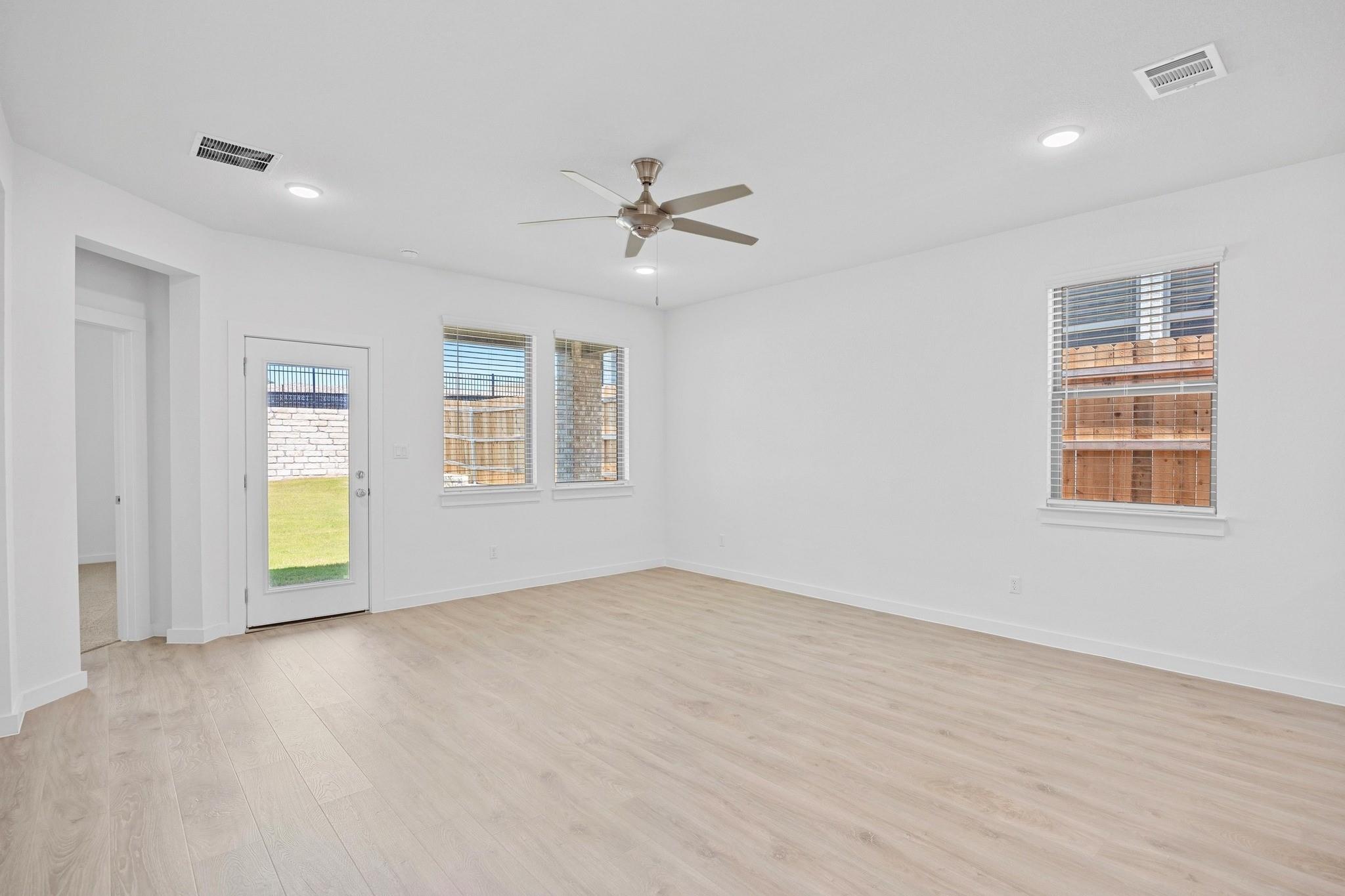 8014 Shining Flor Run, Lago Vista, TX 78645