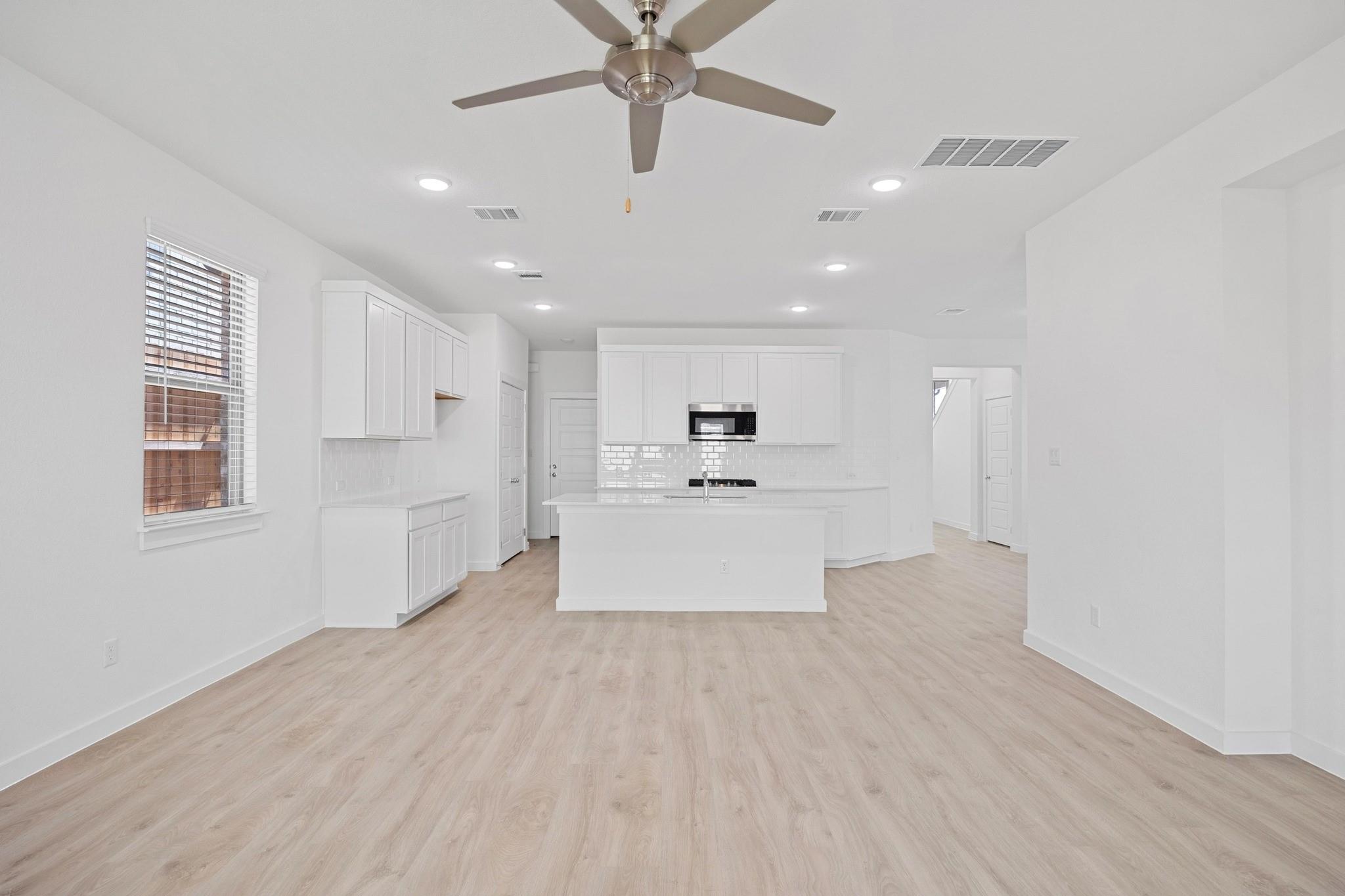 8014 Shining Flor Run, Lago Vista, TX 78645