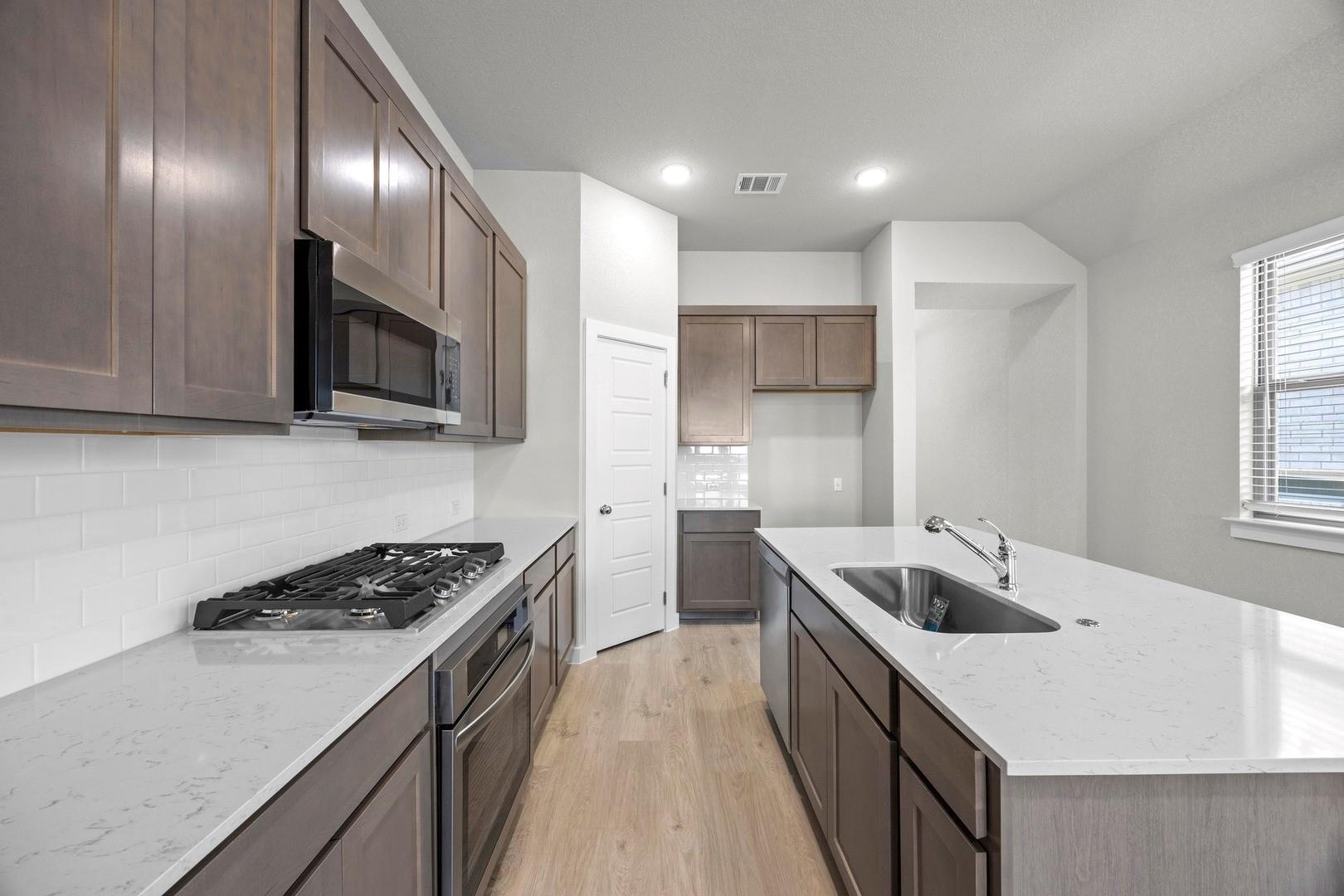 8012 Shining Flor Run, Lago Vista, TX 78645