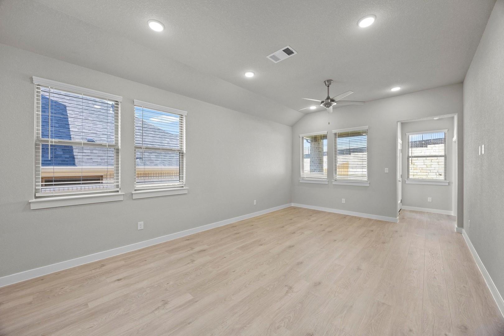 8012 Shining Flor Run, Lago Vista, TX 78645