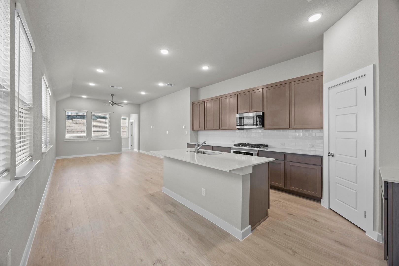 8012 Shining Flor Run, Lago Vista, TX 78645