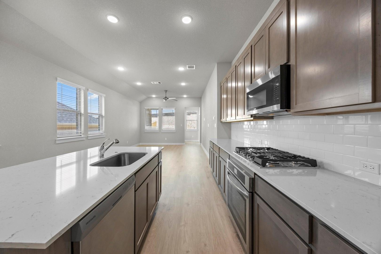 8012 Shining Flor Run, Lago Vista, TX 78645