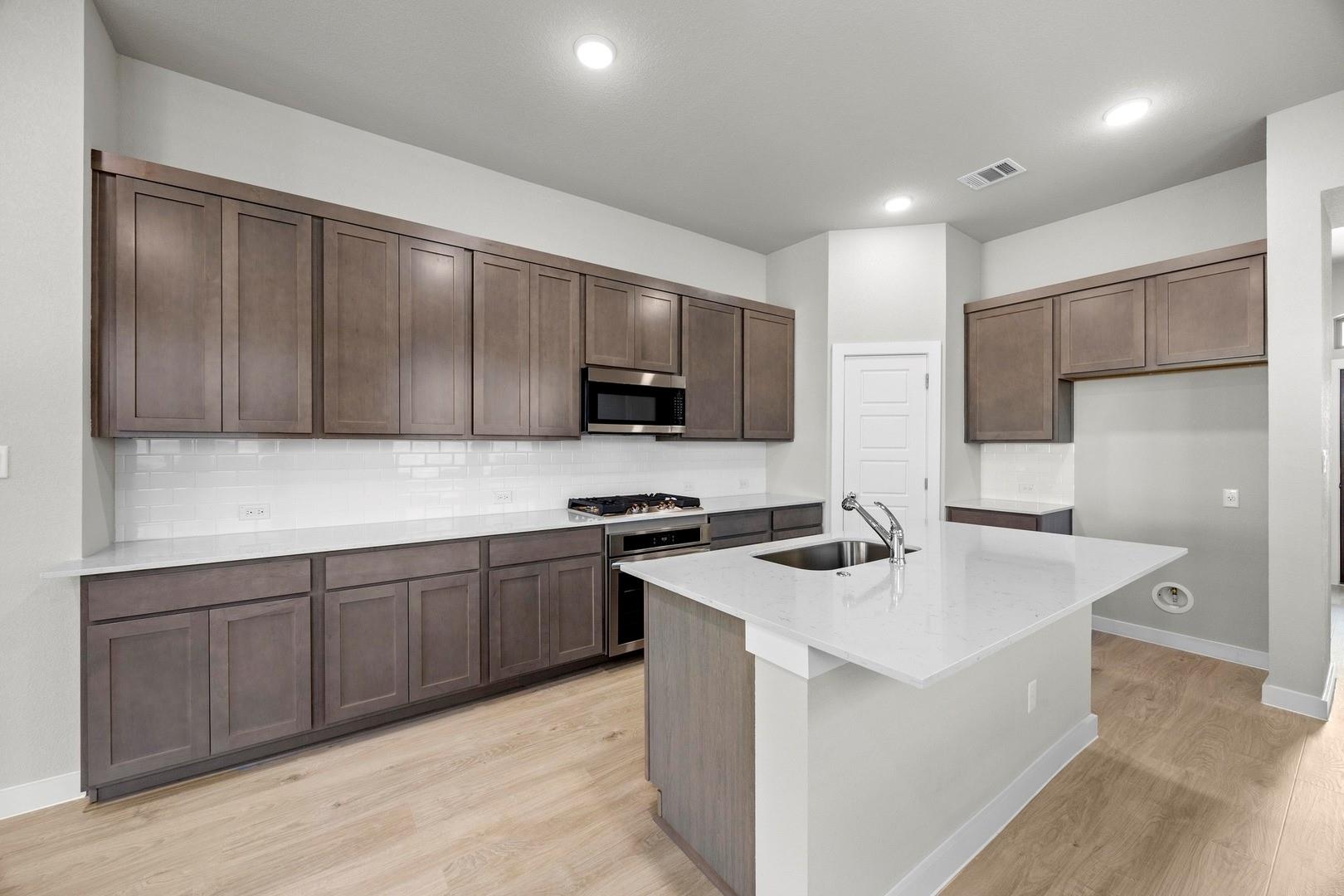 8012 Shining Flor Run, Lago Vista, TX 78645