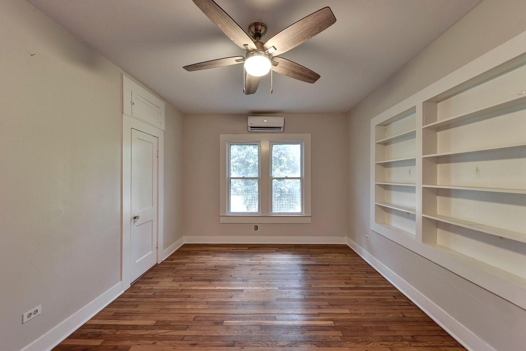 1292 N I-35, New Braunfels, TX 78130