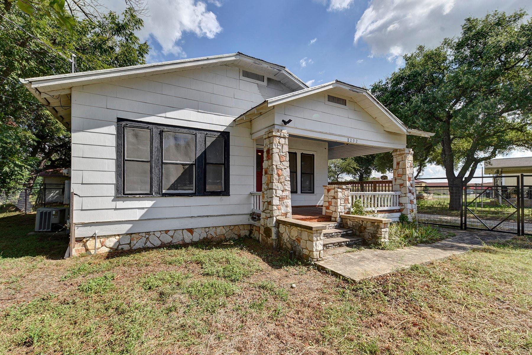 1292 N I-35, New Braunfels, TX 78130