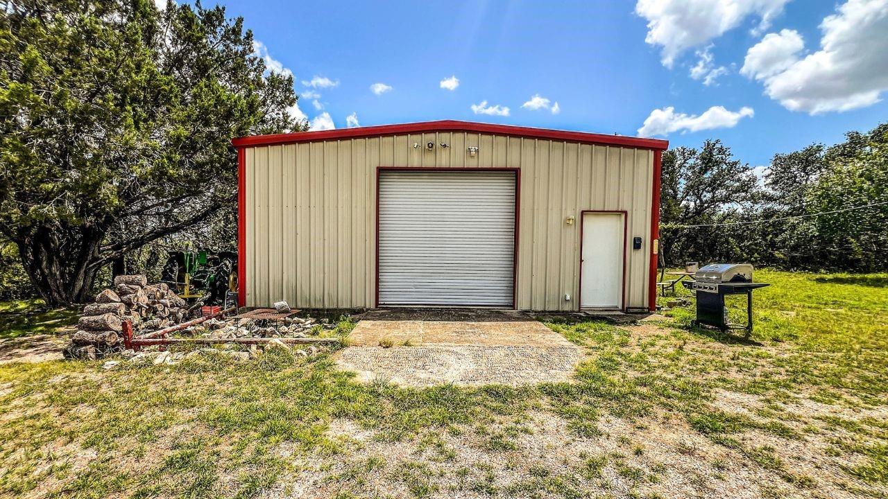 1220 County Road 225, Briggs, TX 78608