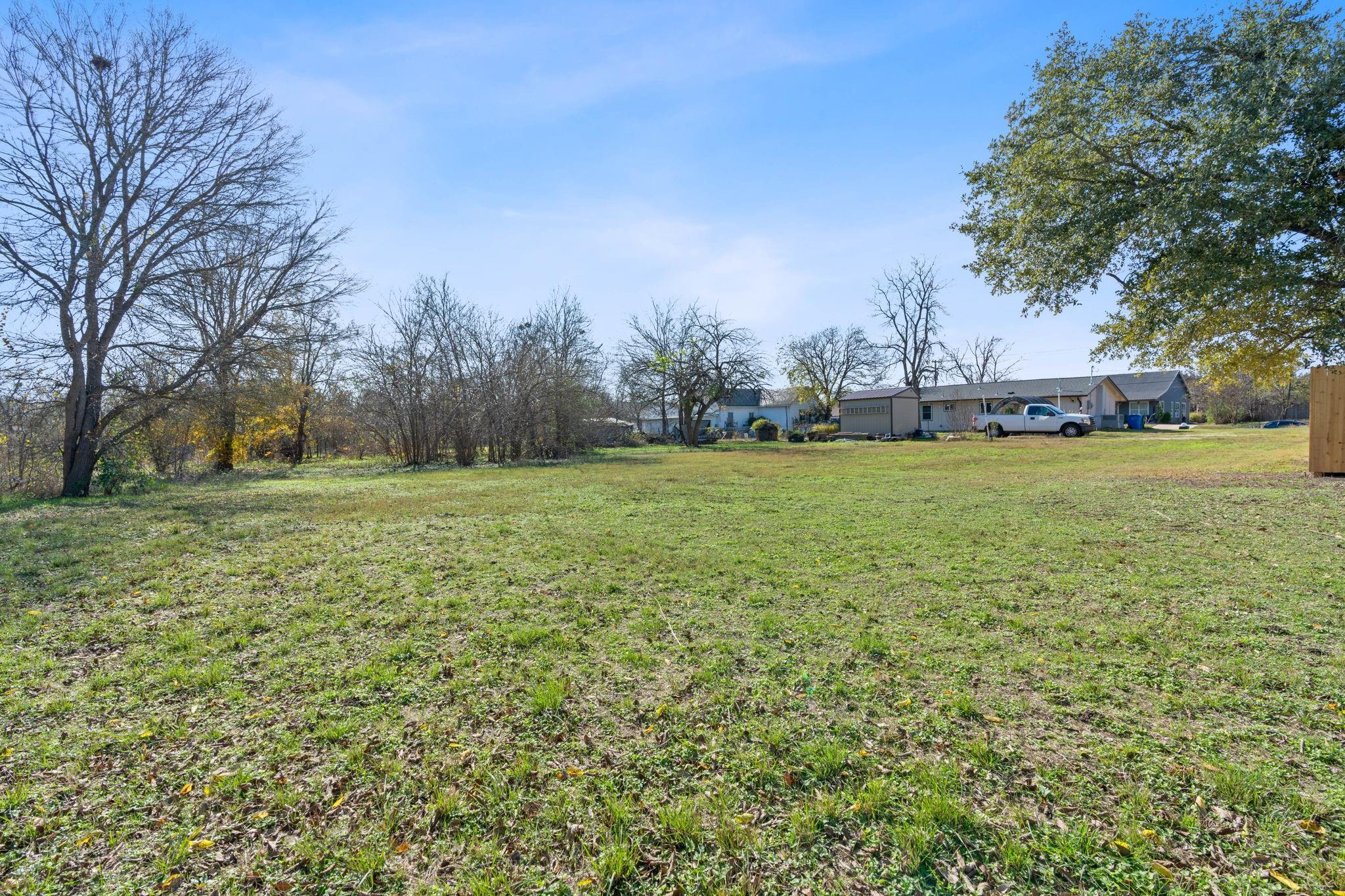 842 Kimbro St, Taylor, TX 76574