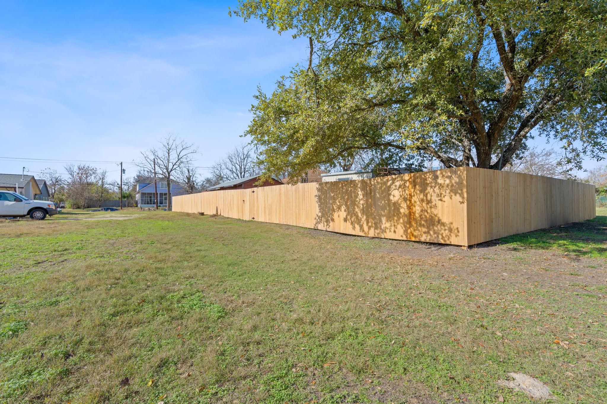 842 Kimbro St, Taylor, TX 76574