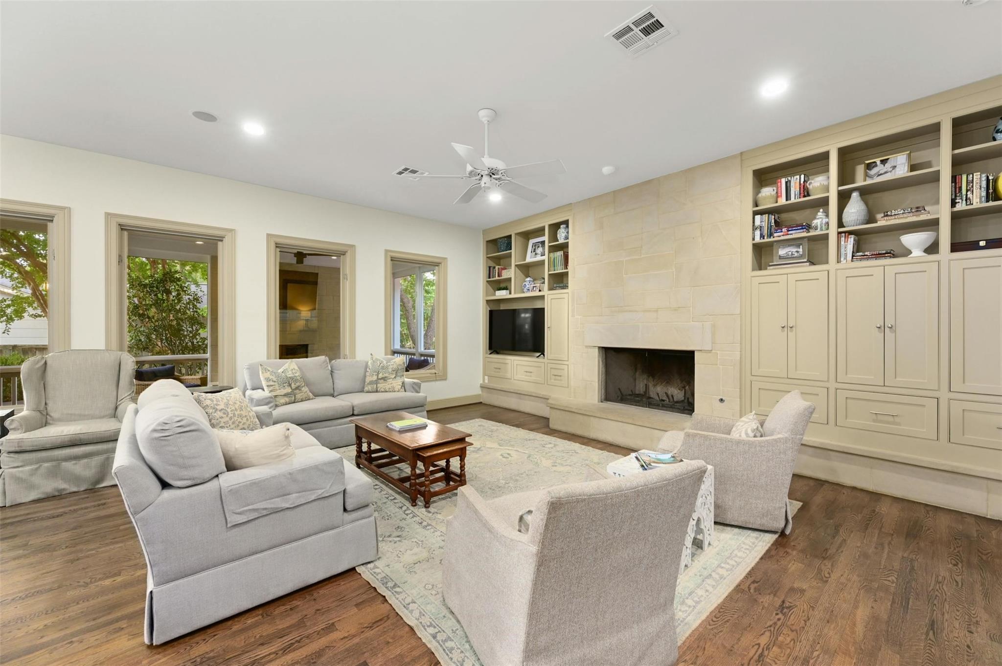 14 Margranita Cres, Austin, TX 78703