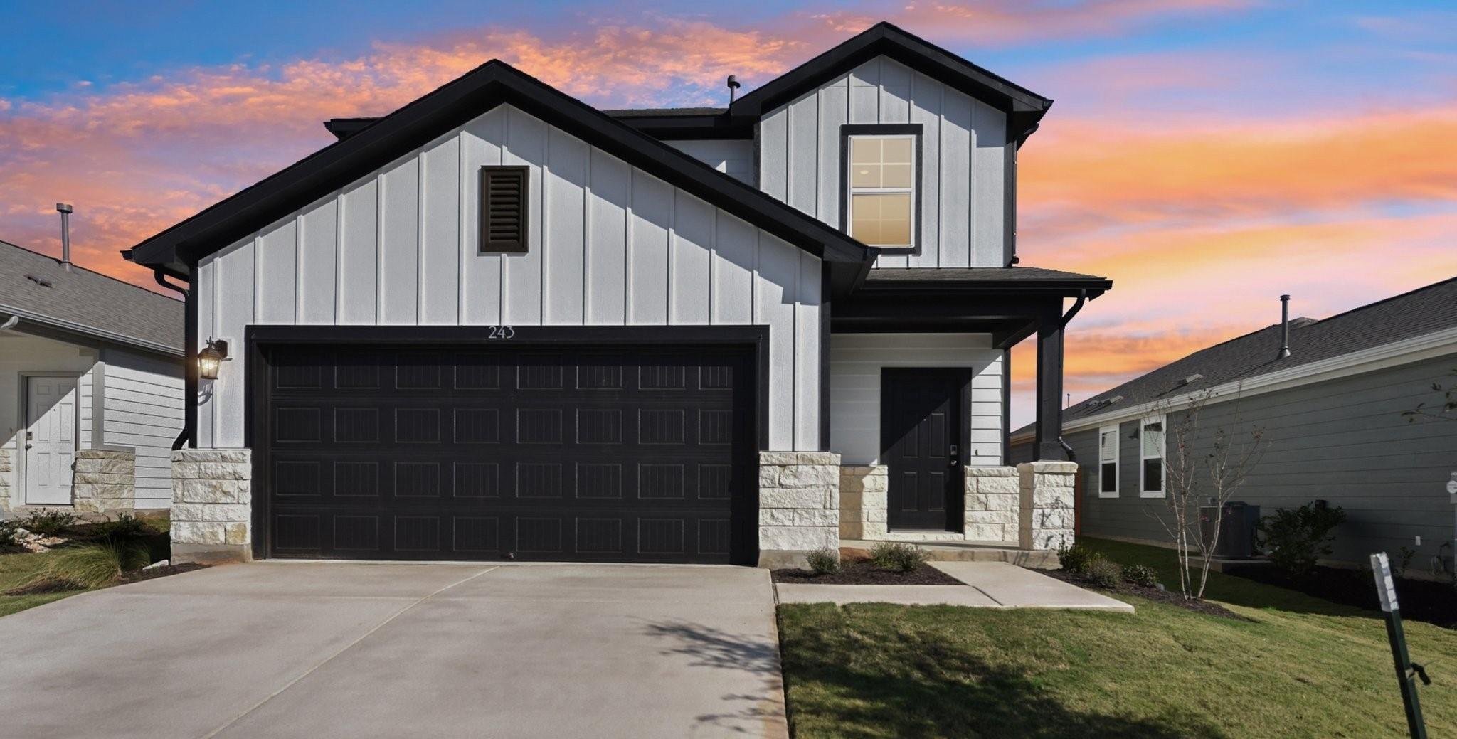 243 Hidalgo Ln, Elgin, TX 78621