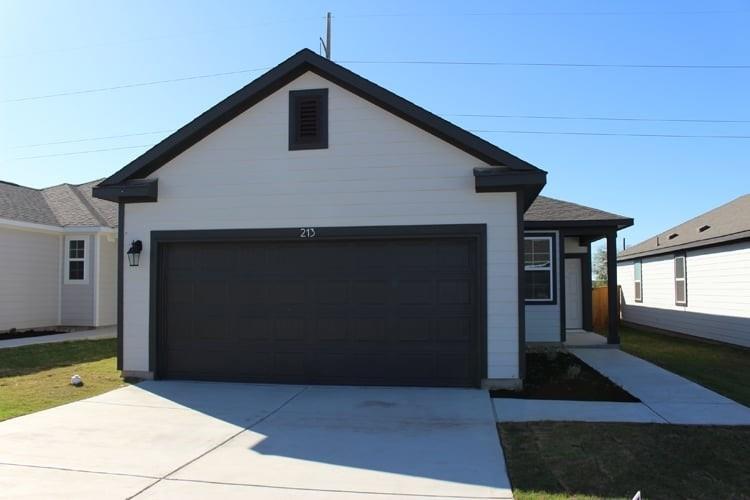 213 Alcatraz Loop, Jarrell, TX 76537