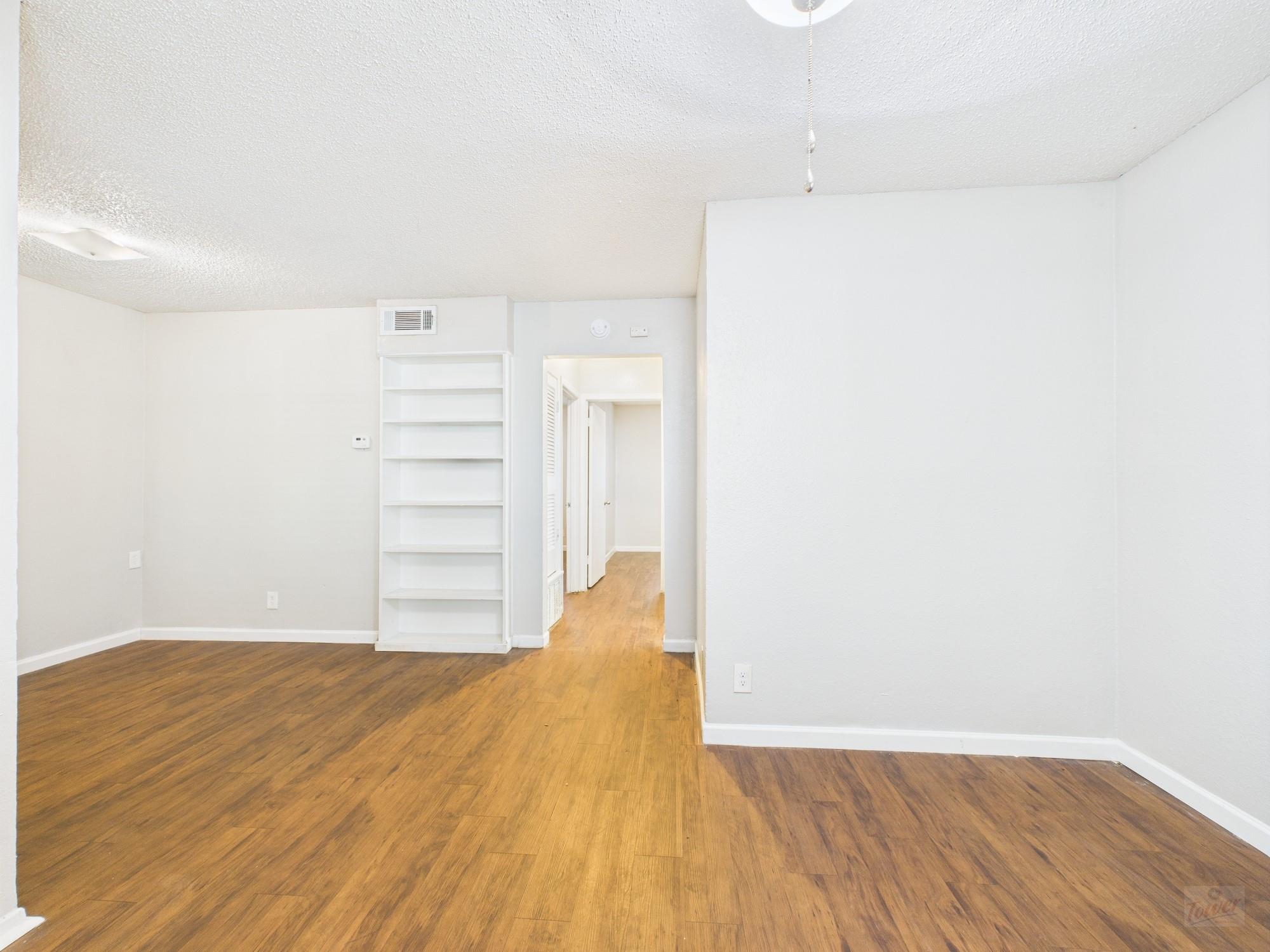 2401 Manor Rd # 136, Austin, TX 78722