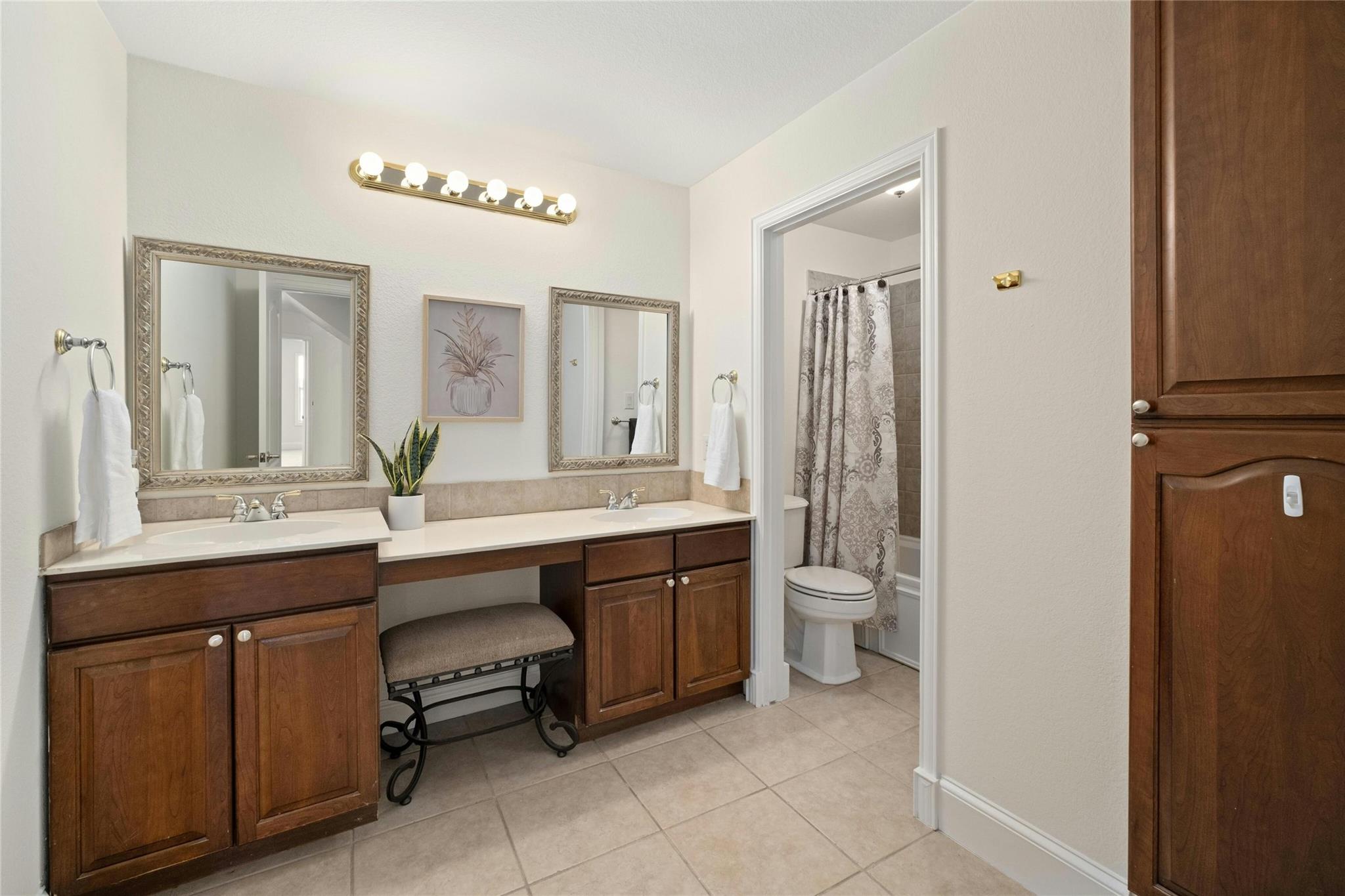 200 Oak Forest Dr, Buda, TX 78610