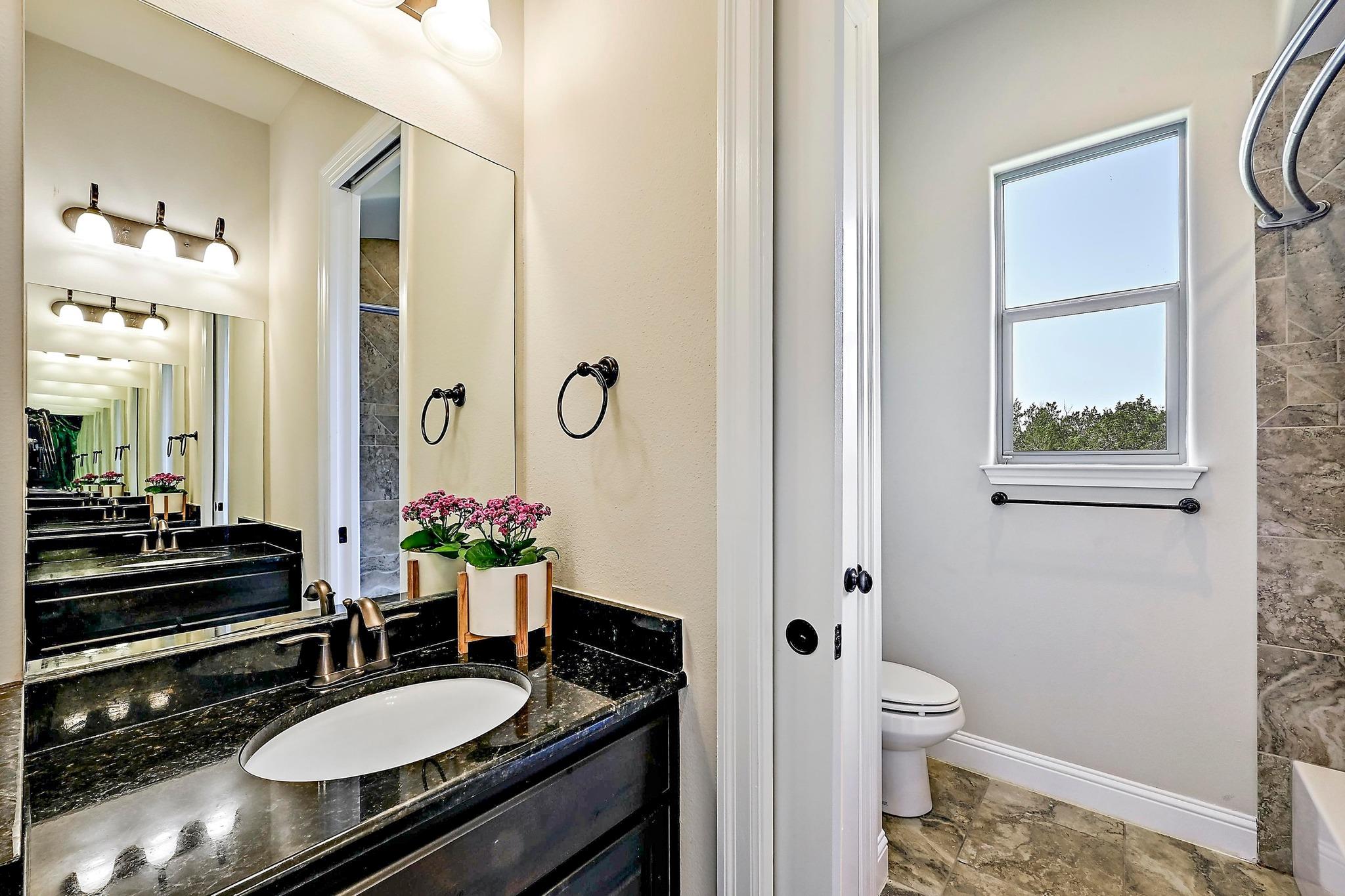 221 Old Tower Rd, Liberty Hill, TX 78642