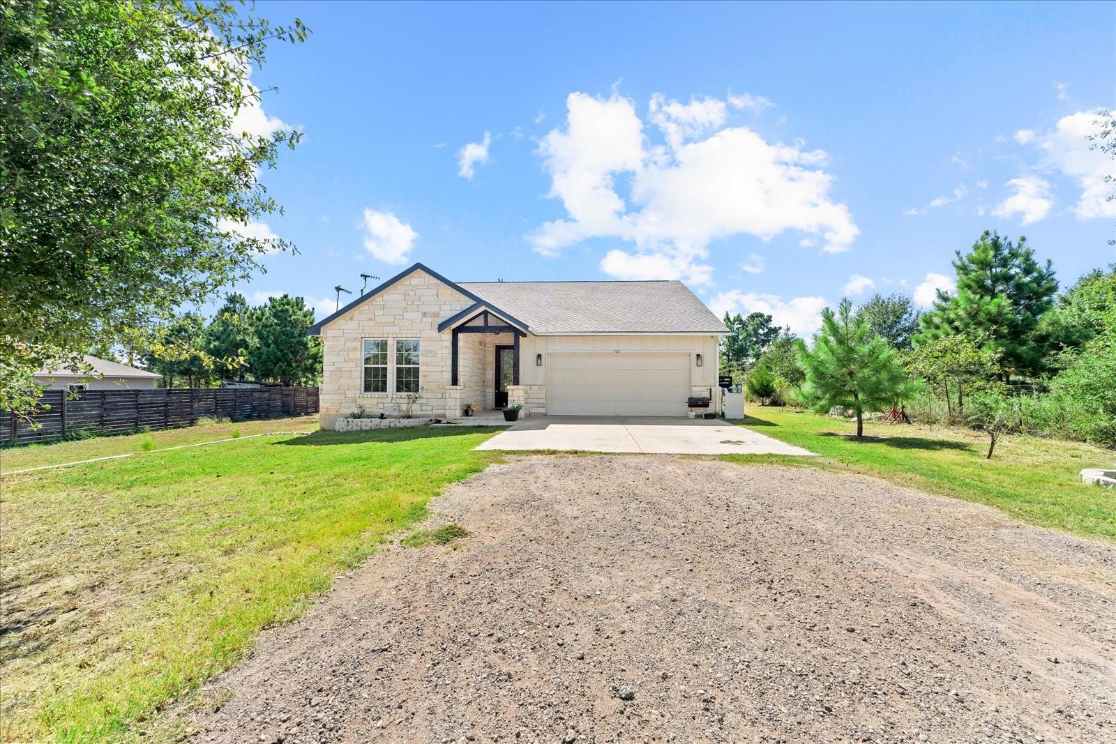 113 Tonkawa Ln, Paige, TX 78659