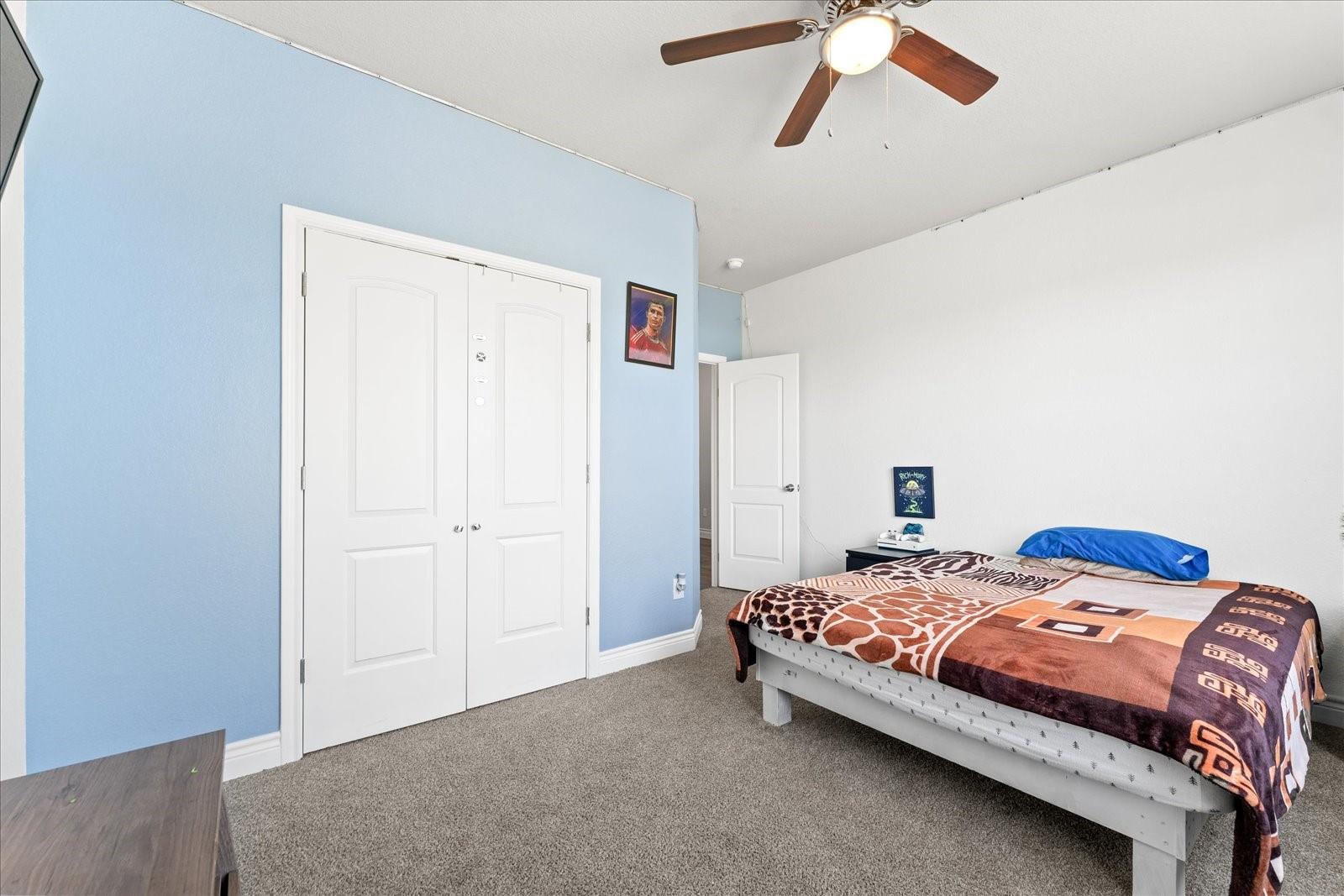 113 Tonkawa Ln, Paige, TX 78659