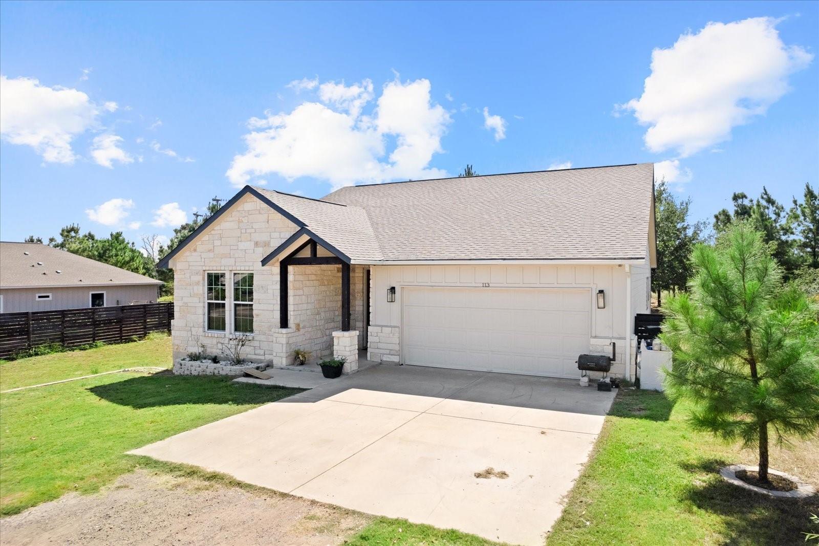 113 Tonkawa Ln, Paige, TX 78659