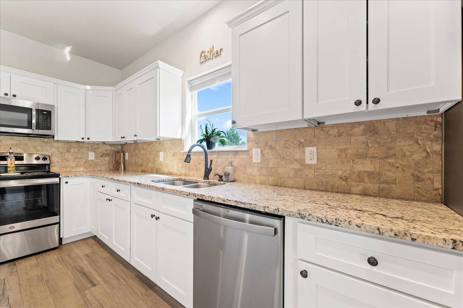 113 Tonkawa Ln, Paige, TX 78659