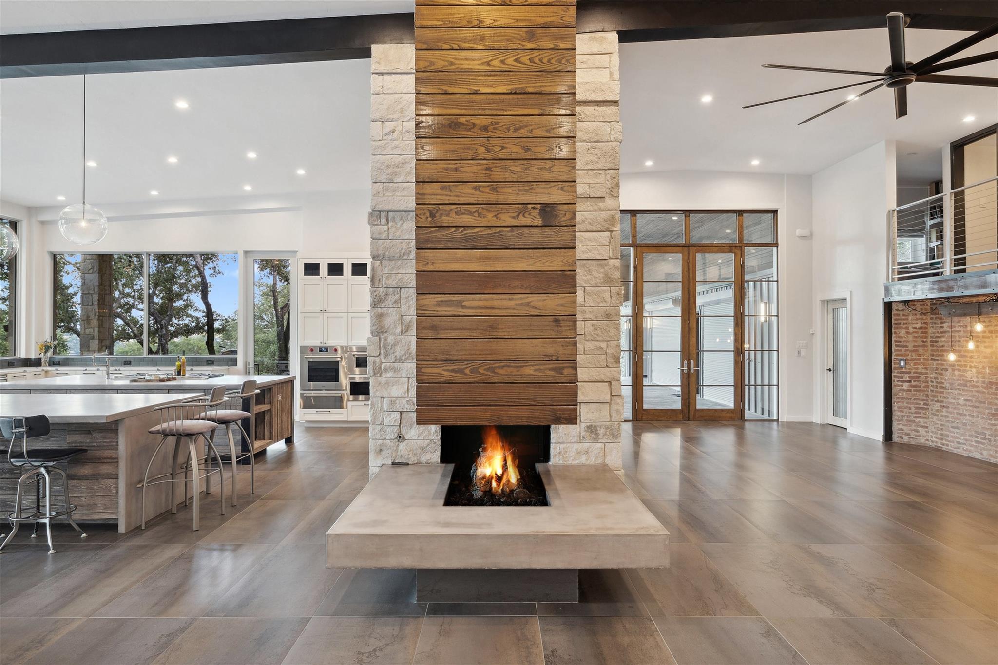 2412 Bee Creek Rd, Spicewood, TX 78669