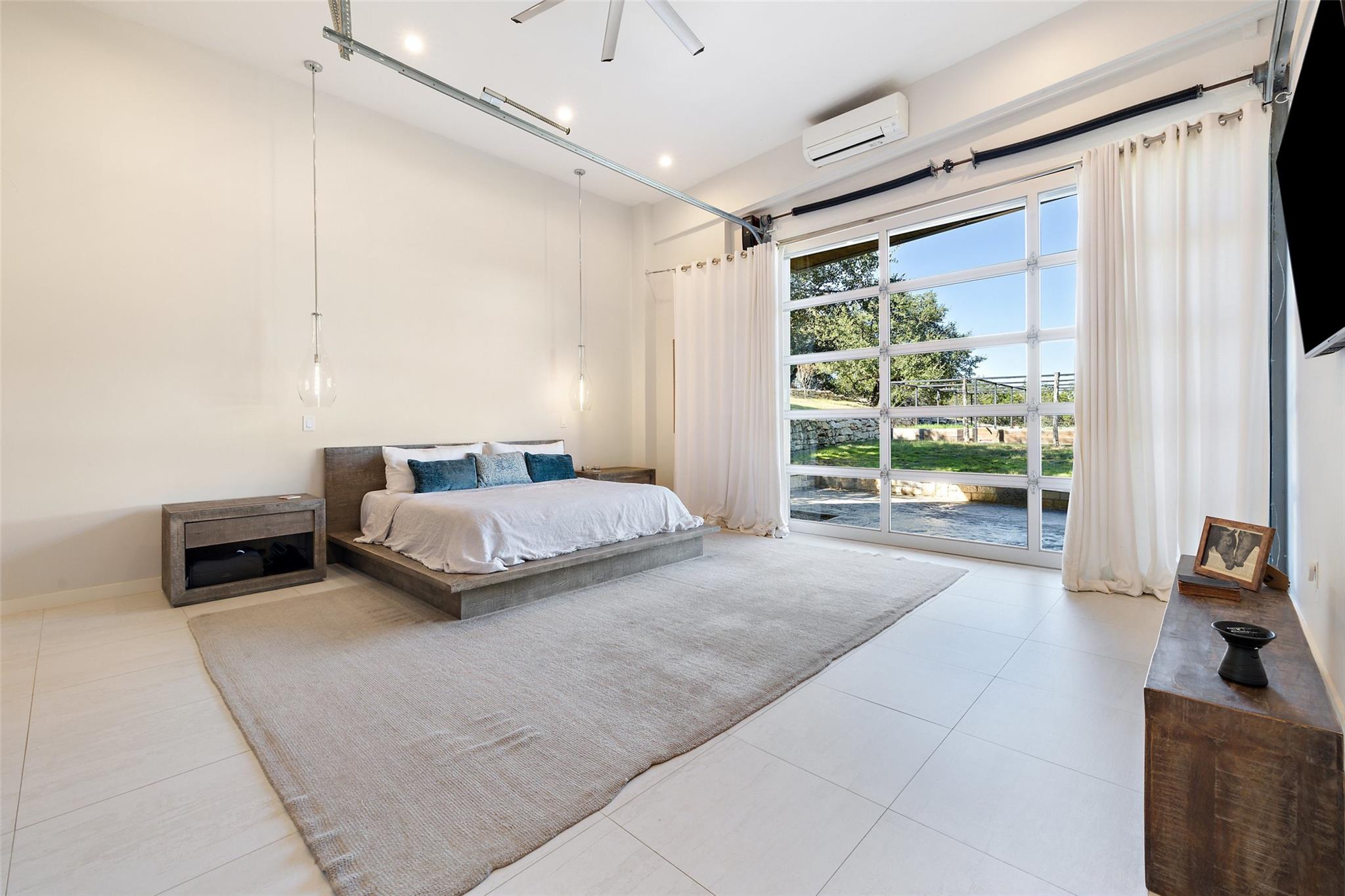 2412 Bee Creek Rd, Spicewood, TX 78669