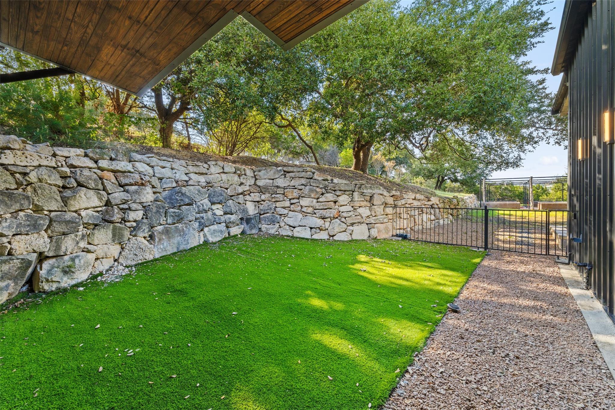 2412 Bee Creek Rd, Spicewood, TX 78669