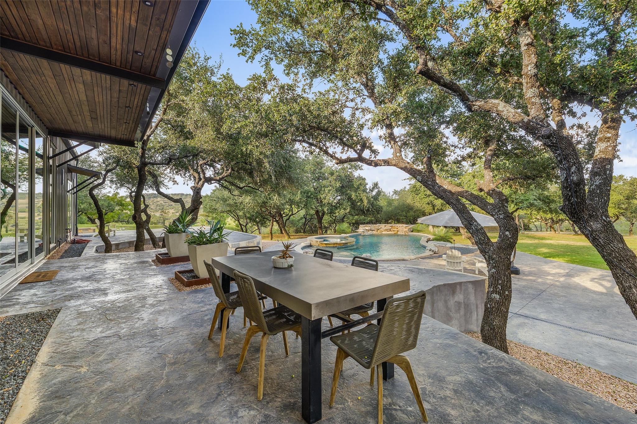 2412 Bee Creek Rd, Spicewood, TX 78669