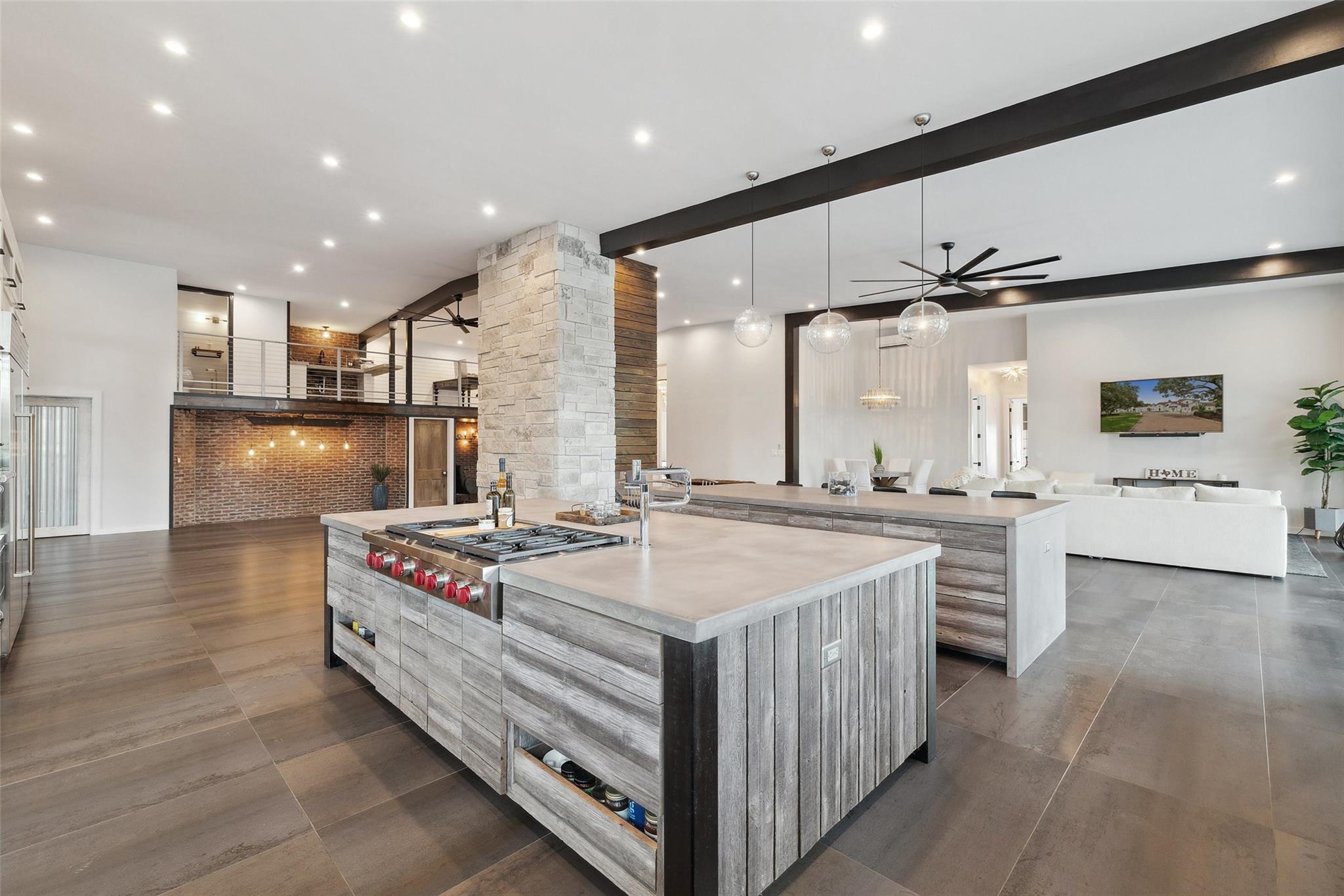 2412 Bee Creek Rd, Spicewood, TX 78669