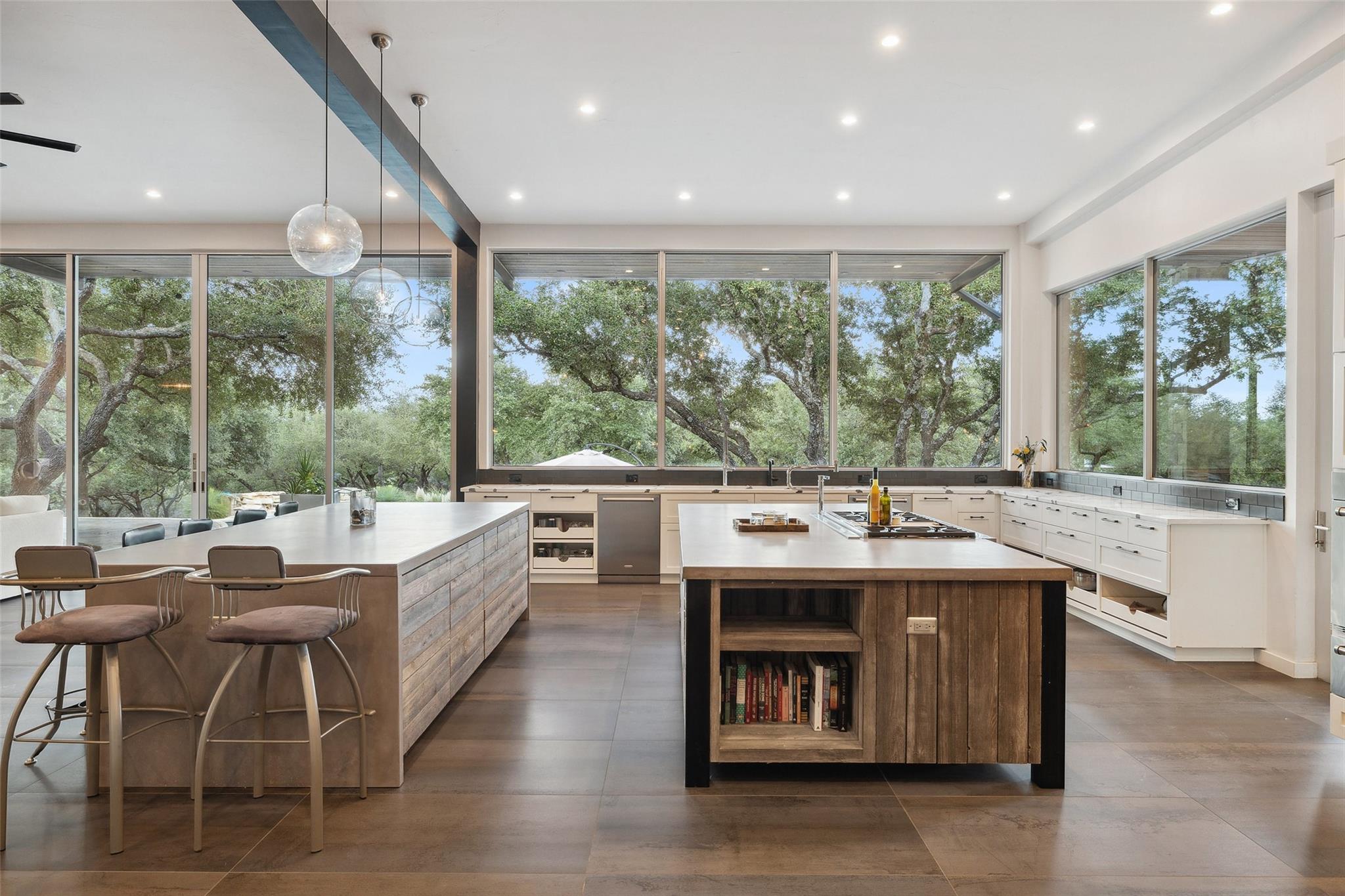 2412 Bee Creek Rd, Spicewood, TX 78669