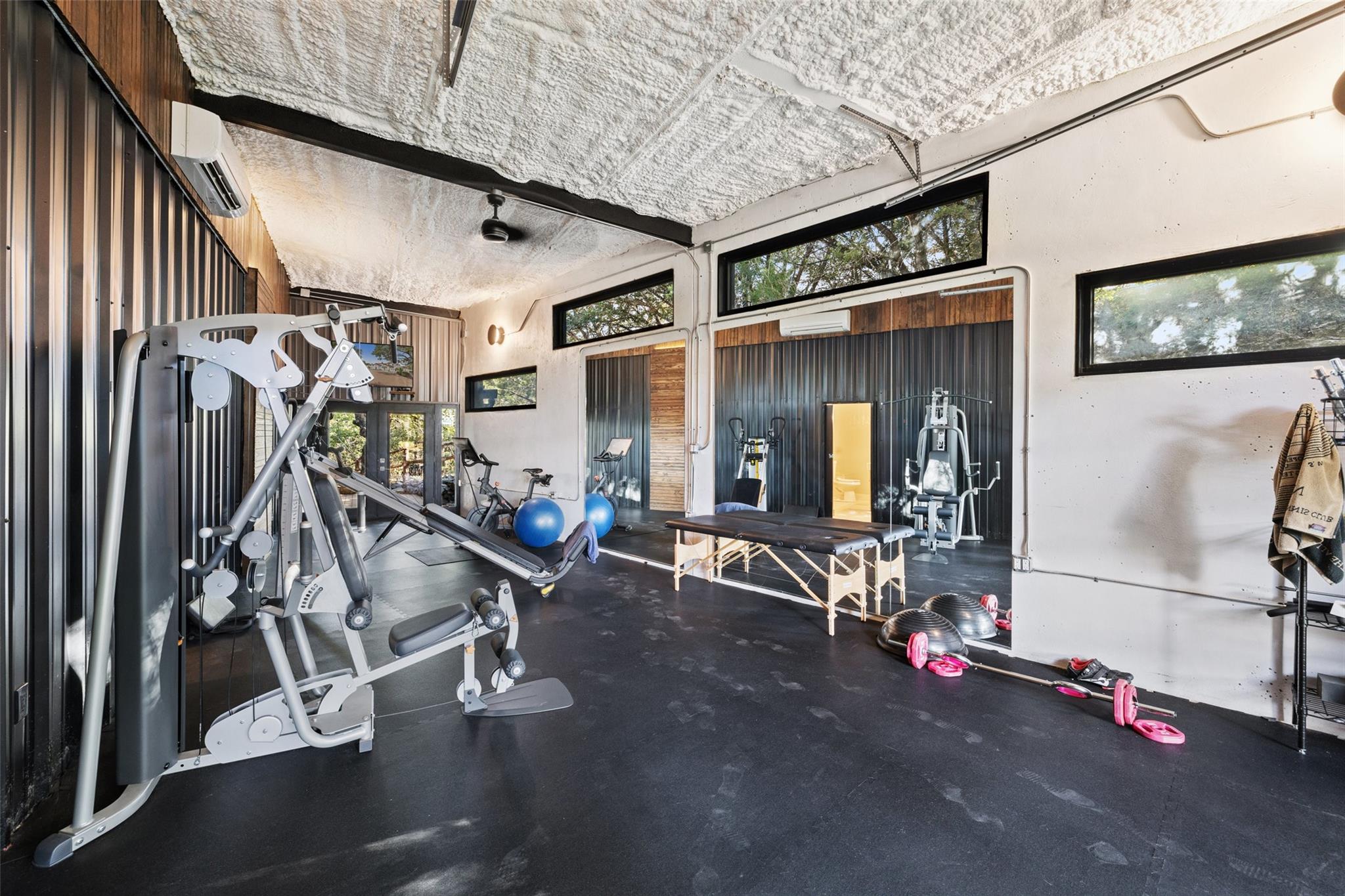 2412 Bee Creek Rd, Spicewood, TX 78669