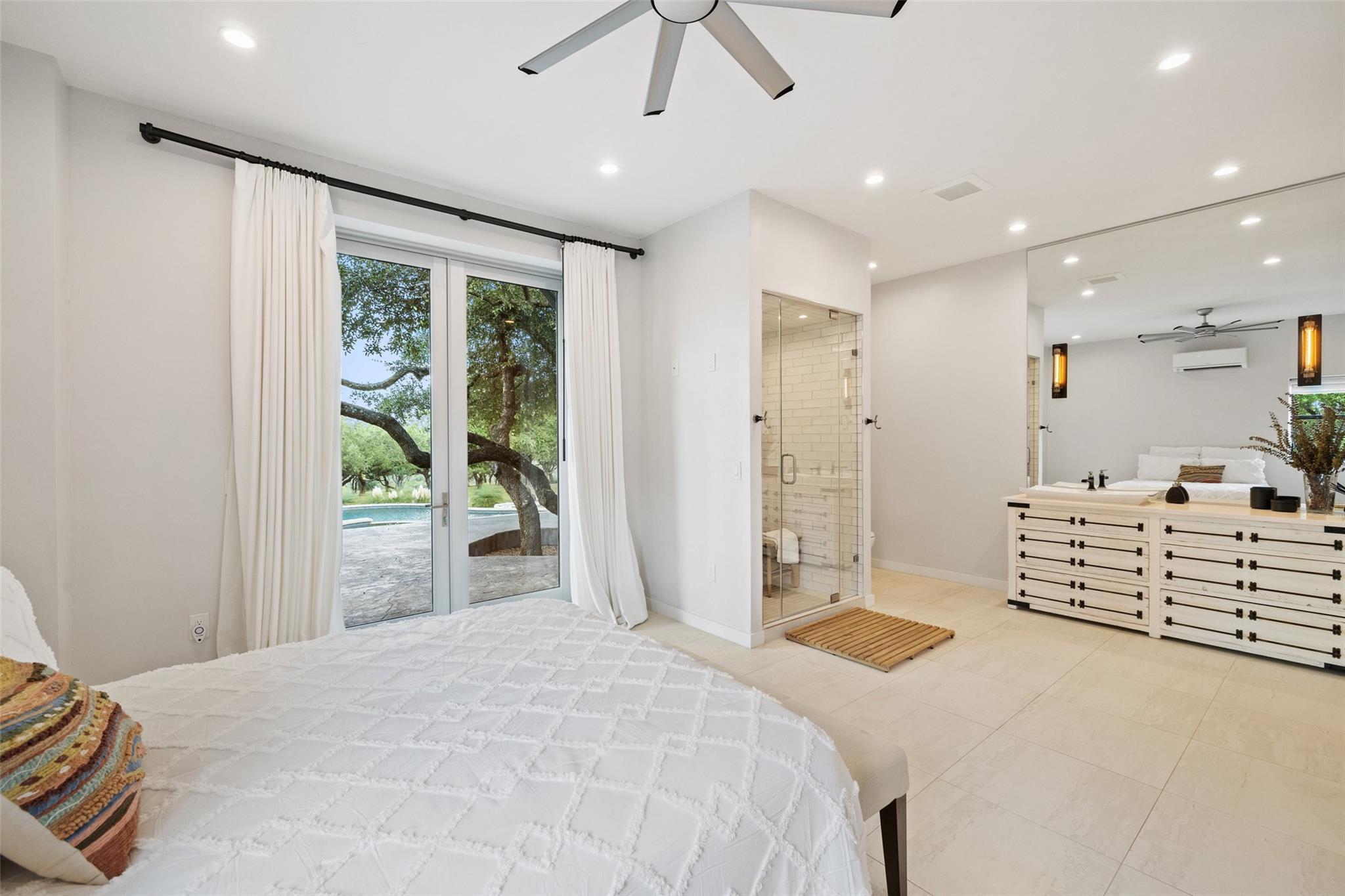 2412 Bee Creek Rd, Spicewood, TX 78669