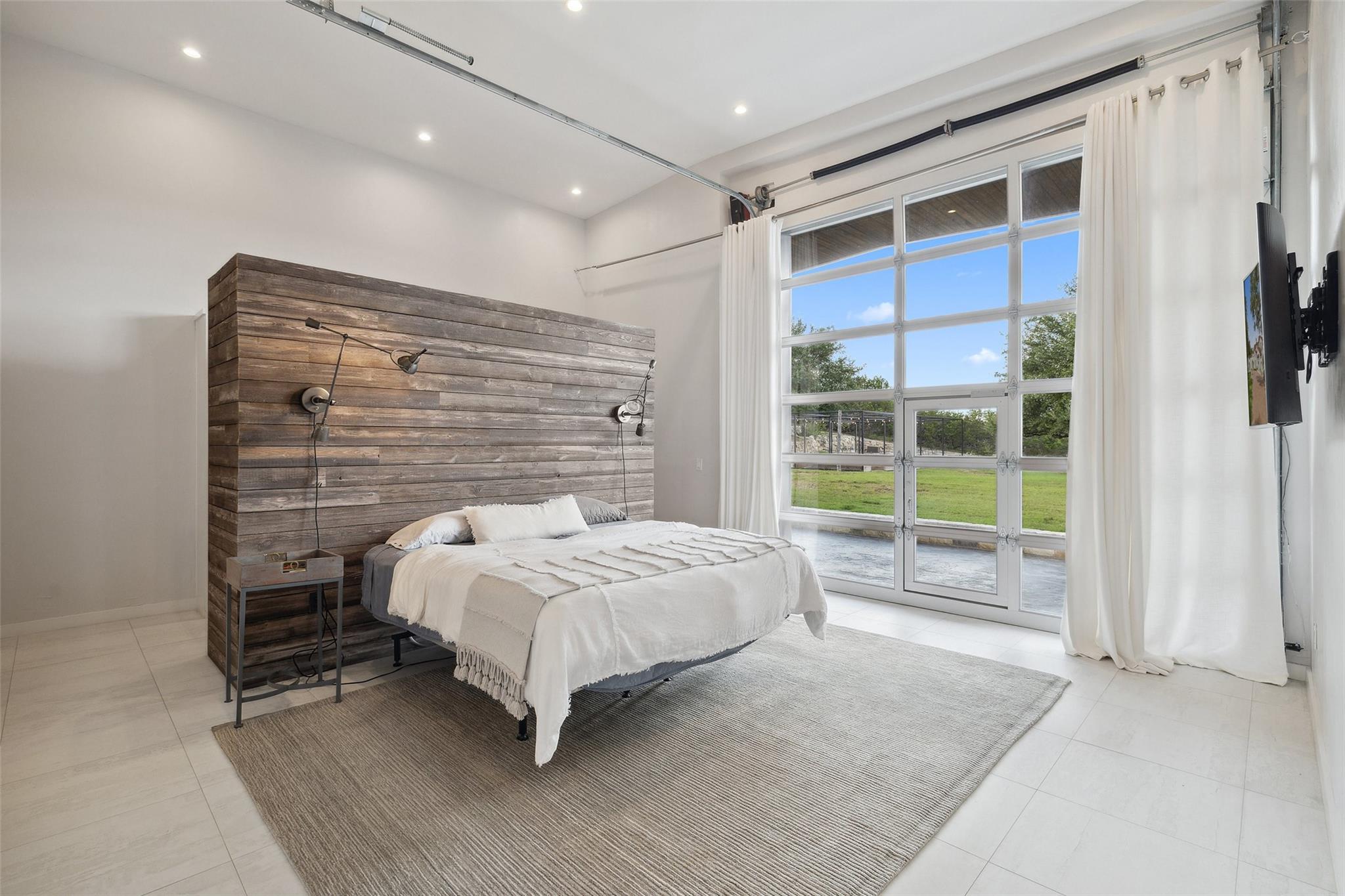 2412 Bee Creek Rd, Spicewood, TX 78669