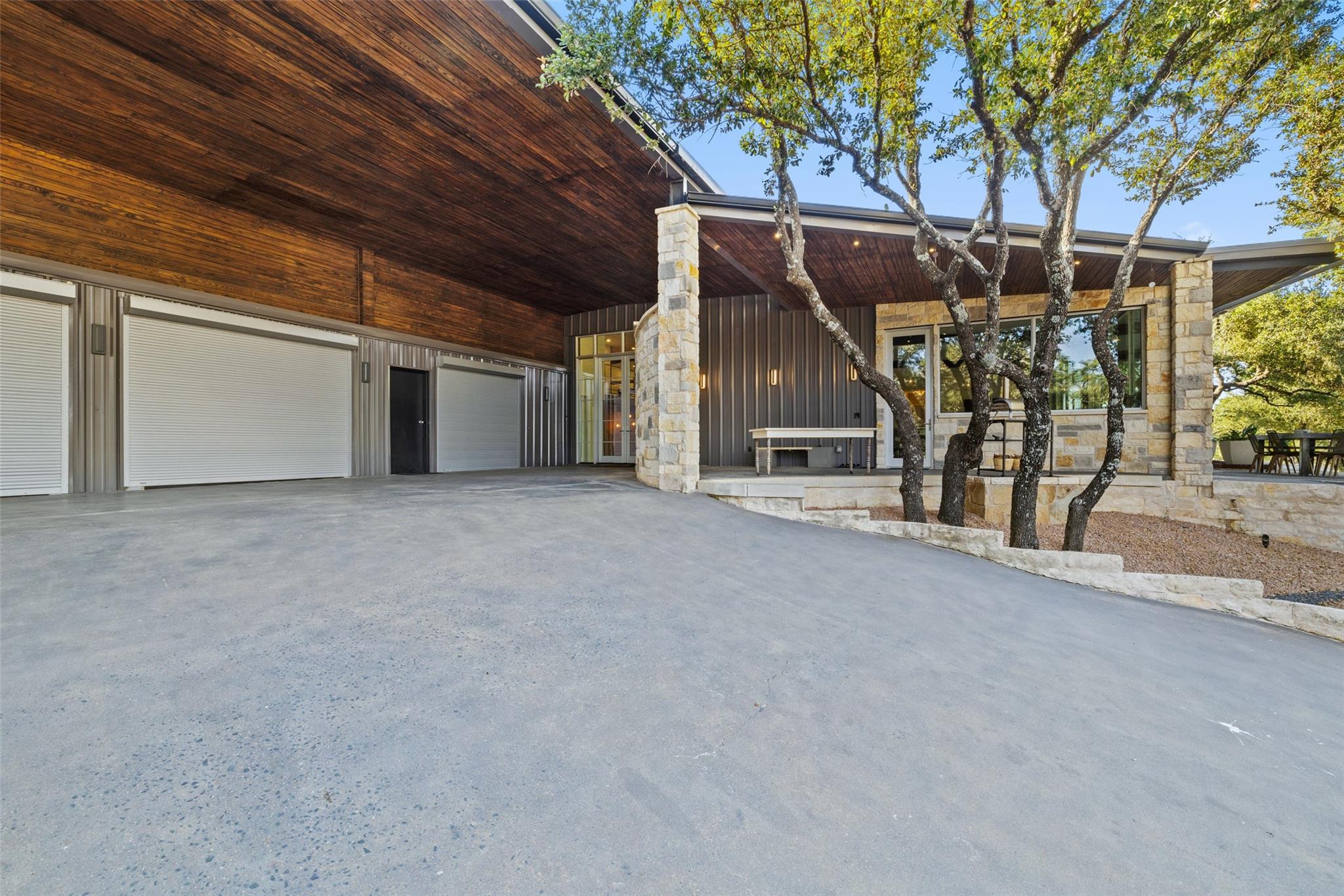 2412 Bee Creek Rd, Spicewood, TX 78669