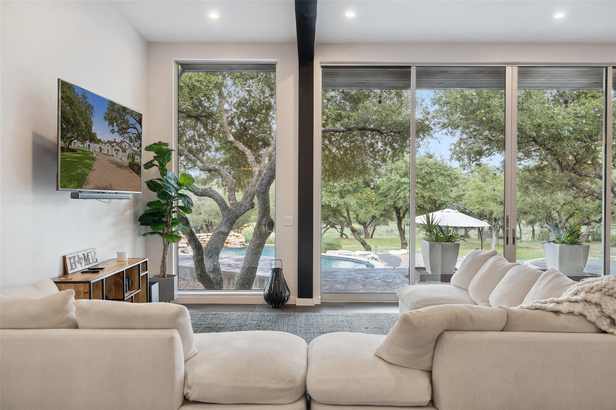 2412 Bee Creek Rd, Spicewood, TX 78669