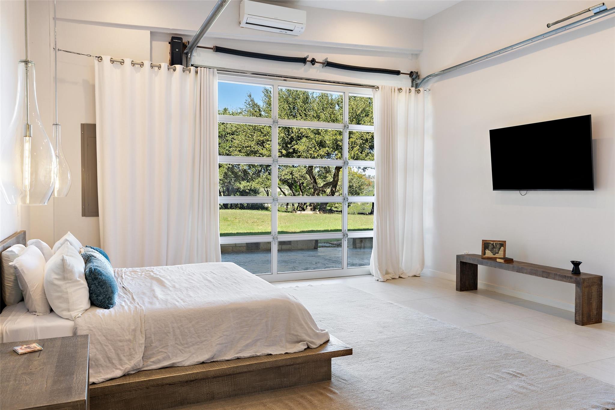 2412 Bee Creek Rd, Spicewood, TX 78669