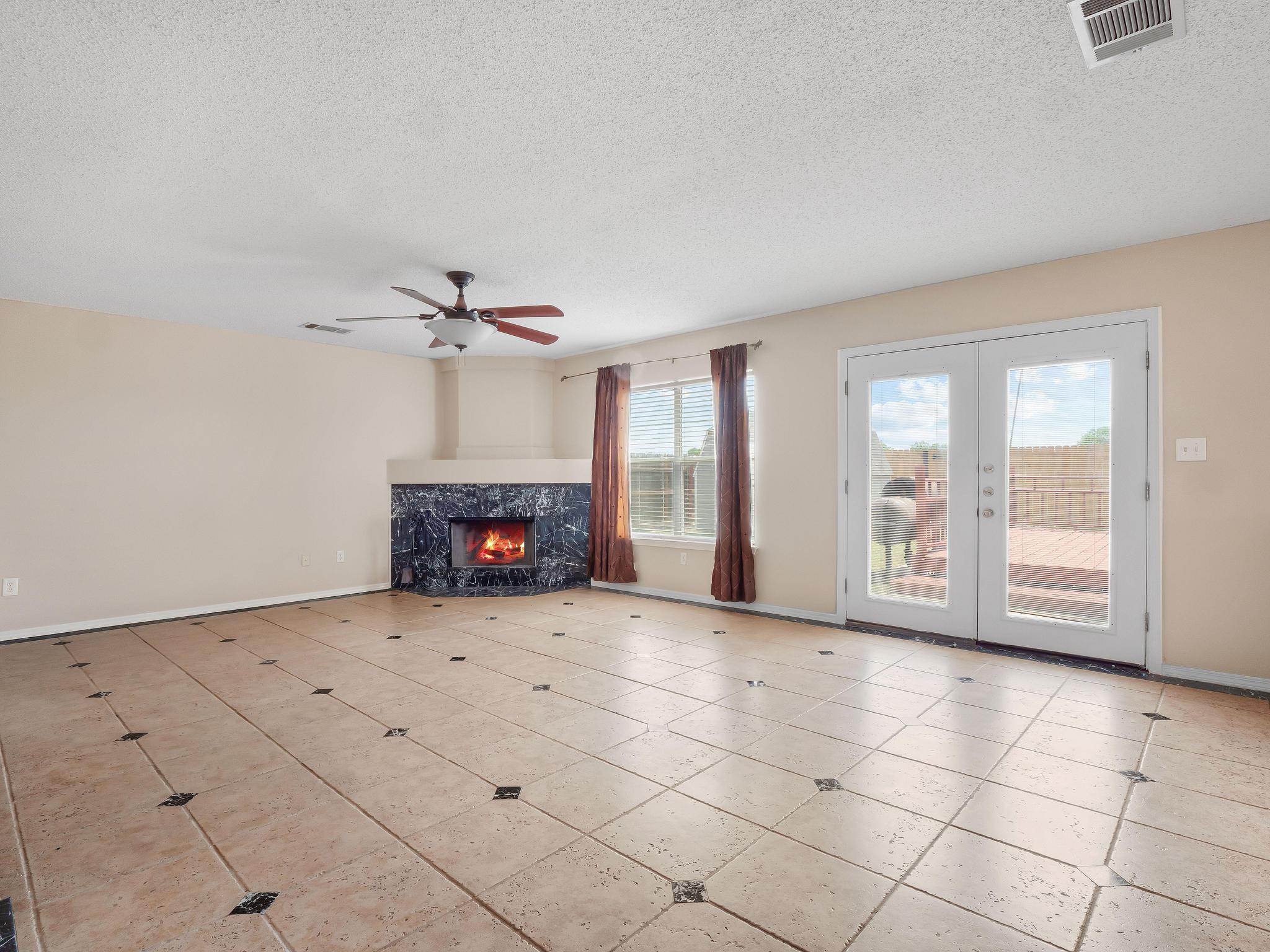 2727 High Point Dr, Round Rock, TX 78664